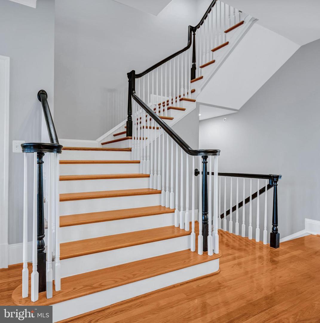 1856 CARPENTER RD, ALEXANDRIA, Virginia 22314, 3 Bedrooms Bedrooms, ,2 BathroomsBathrooms,Residential,For sale,1856 CARPENTER RD,VAAX2050750 MLS # VAAX2050750