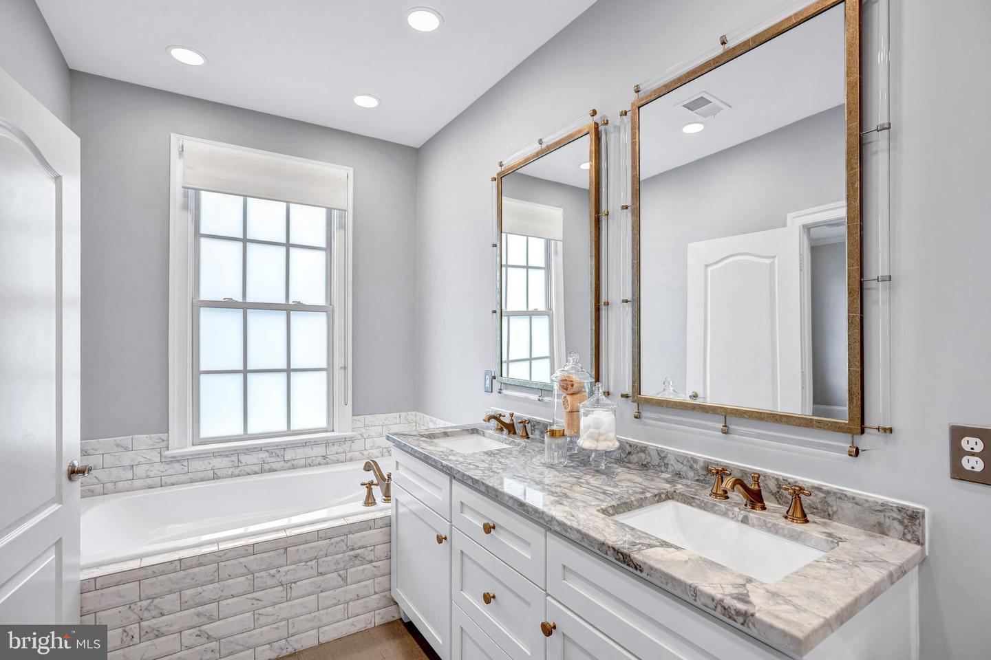 1856 CARPENTER RD, ALEXANDRIA, Virginia 22314, 3 Bedrooms Bedrooms, ,2 BathroomsBathrooms,Residential,For sale,1856 CARPENTER RD,VAAX2050750 MLS # VAAX2050750