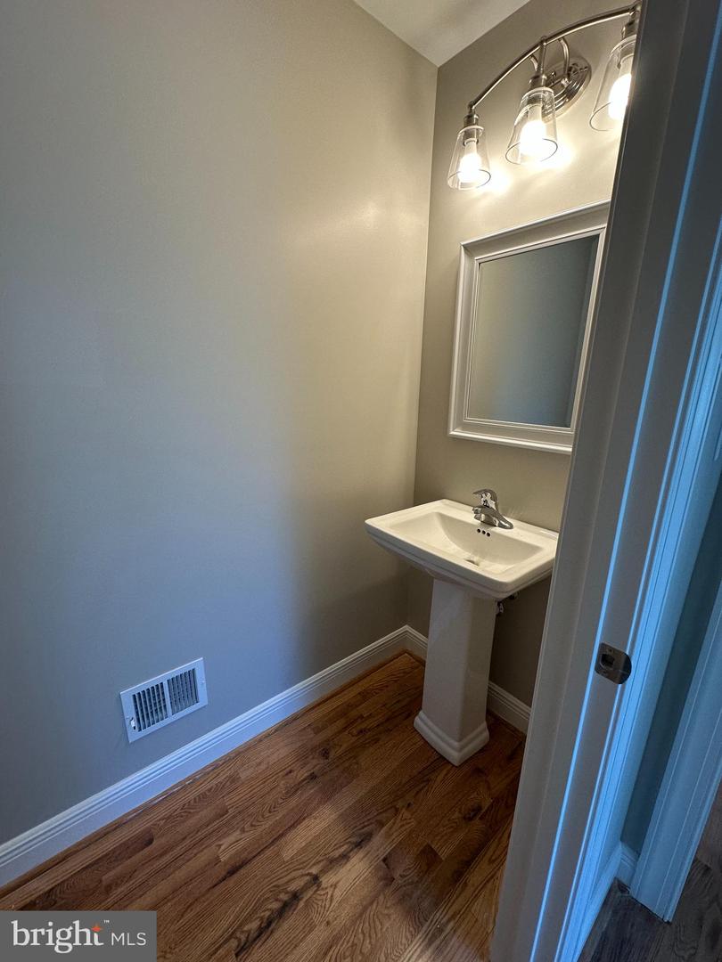 129 INDIANA, WINCHESTER, Virginia 22602, 3 Bedrooms Bedrooms, ,2 BathroomsBathrooms,Residential,For sale,129 INDIANA,VAFV2037470 MLS # VAFV2037470