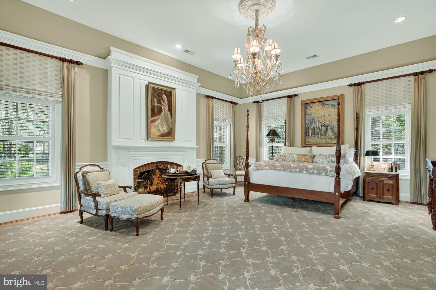 921 TOWLSTON RD, MCLEAN, Virginia 22102, 5 Bedrooms Bedrooms, ,5 BathroomsBathrooms,Residential,For sale,921 TOWLSTON RD,VAFX2275584 MLS # VAFX2275584