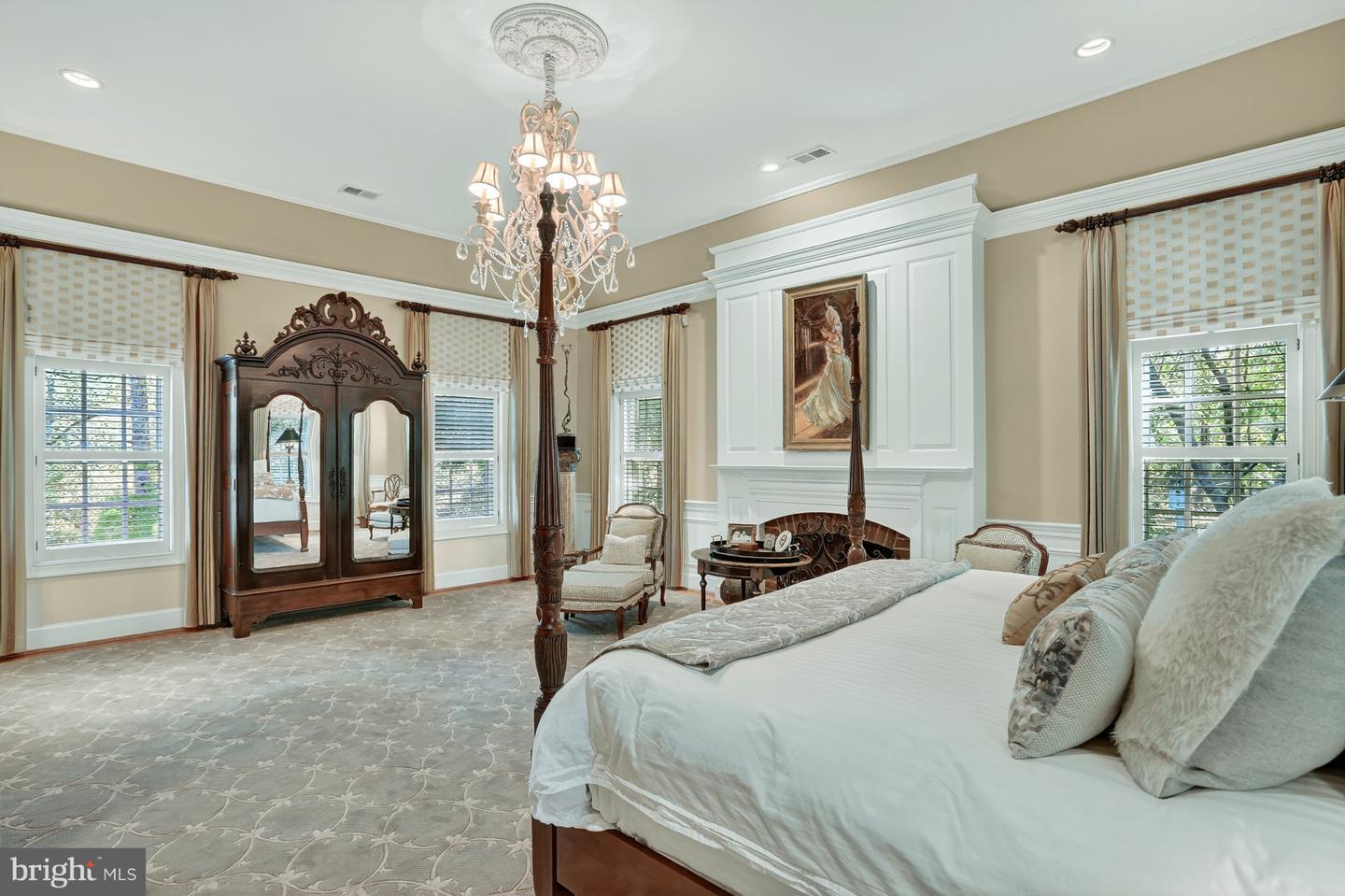 921 TOWLSTON RD, MCLEAN, Virginia 22102, 5 Bedrooms Bedrooms, ,5 BathroomsBathrooms,Residential,For sale,921 TOWLSTON RD,VAFX2275584 MLS # VAFX2275584