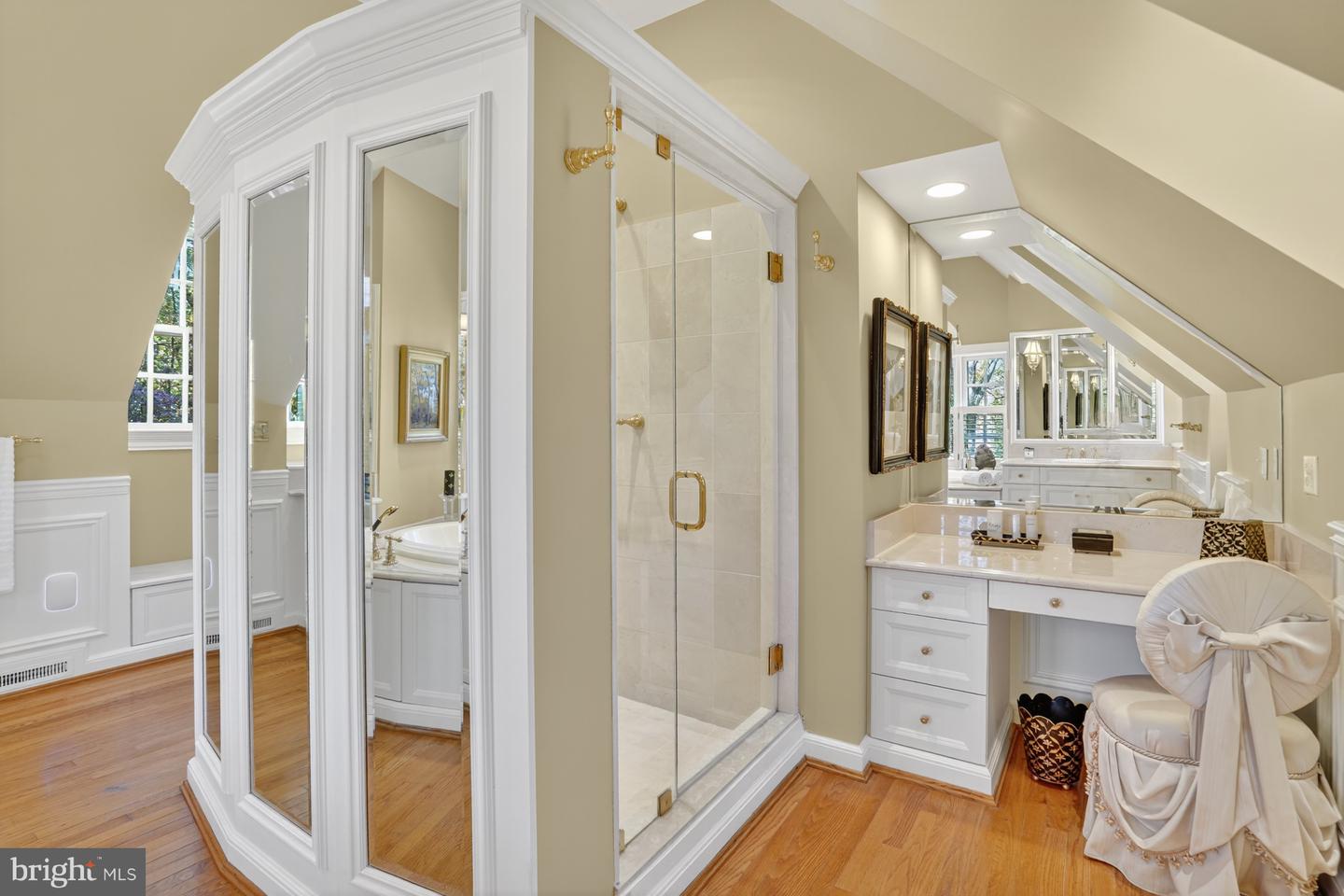 921 TOWLSTON RD, MCLEAN, Virginia 22102, 5 Bedrooms Bedrooms, ,5 BathroomsBathrooms,Residential,For sale,921 TOWLSTON RD,VAFX2275584 MLS # VAFX2275584