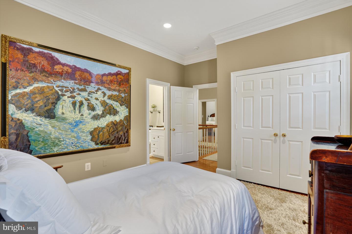 921 TOWLSTON RD, MCLEAN, Virginia 22102, 5 Bedrooms Bedrooms, ,5 BathroomsBathrooms,Residential,For sale,921 TOWLSTON RD,VAFX2275584 MLS # VAFX2275584