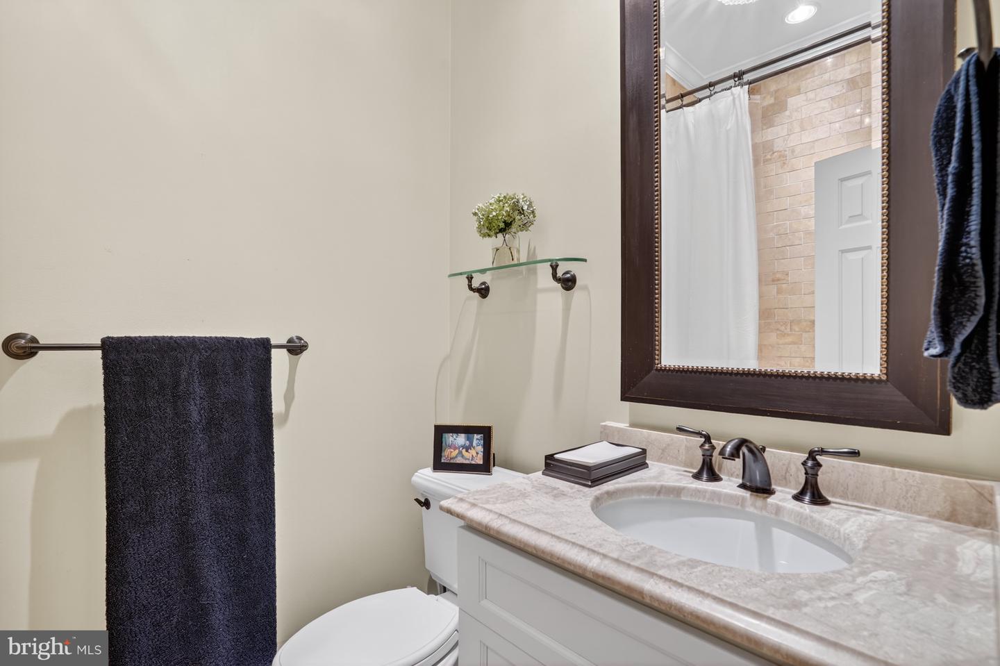 921 TOWLSTON RD, MCLEAN, Virginia 22102, 5 Bedrooms Bedrooms, ,5 BathroomsBathrooms,Residential,For sale,921 TOWLSTON RD,VAFX2275584 MLS # VAFX2275584