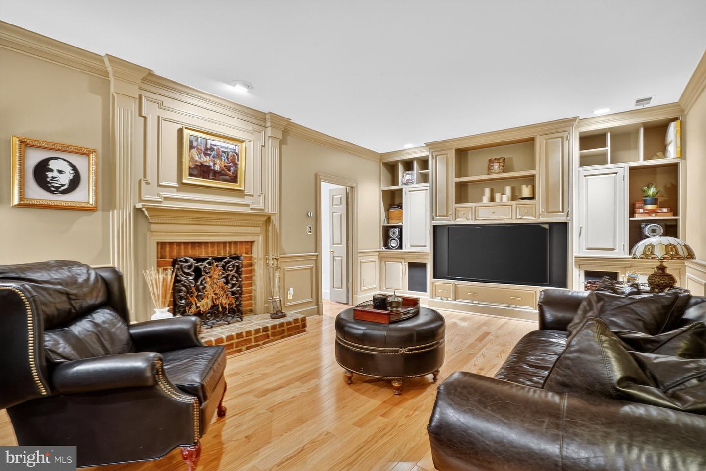 921 TOWLSTON RD, MCLEAN, Virginia 22102, 5 Bedrooms Bedrooms, ,5 BathroomsBathrooms,Residential,For sale,921 TOWLSTON RD,VAFX2275584 MLS # VAFX2275584