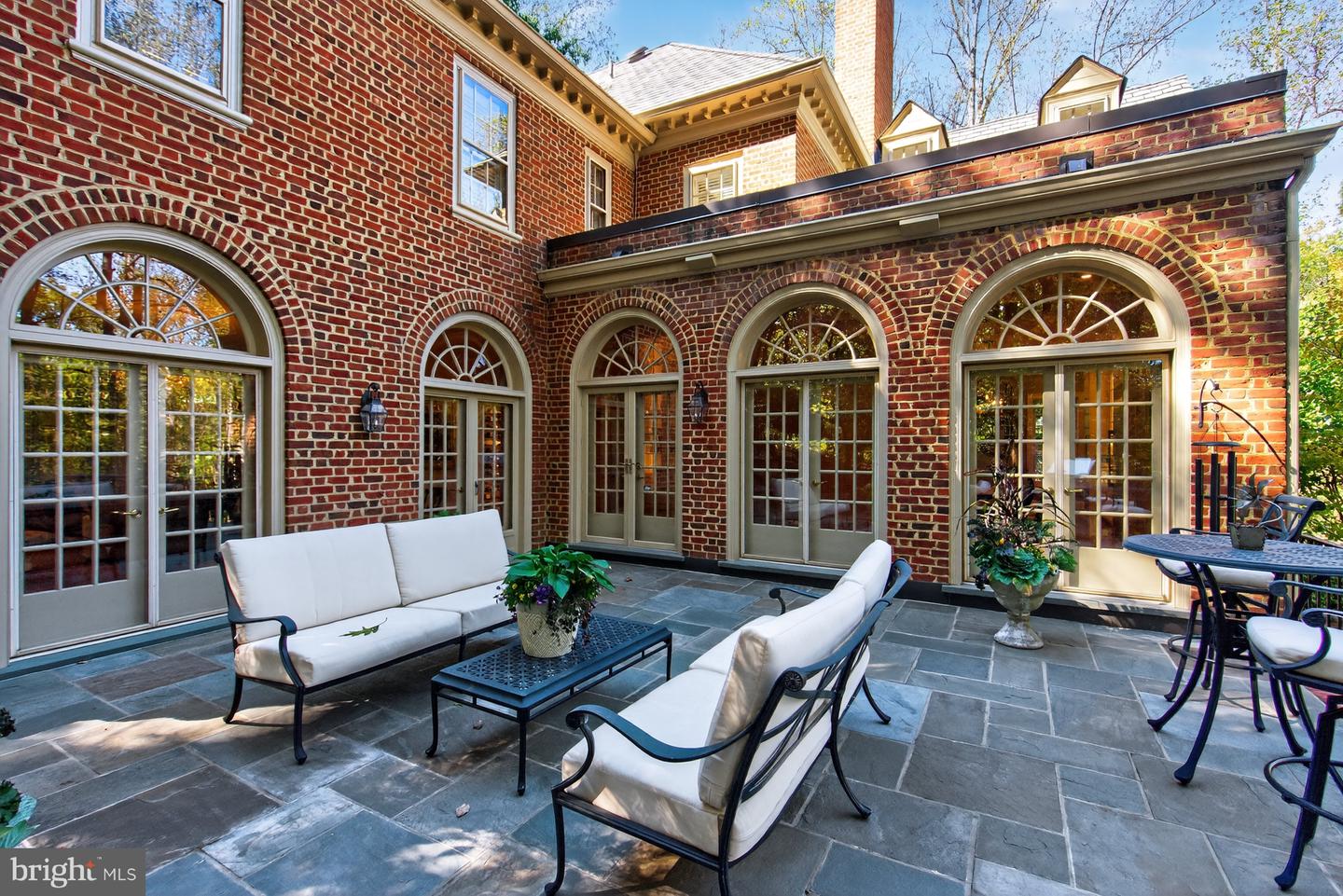 921 TOWLSTON RD, MCLEAN, Virginia 22102, 5 Bedrooms Bedrooms, ,5 BathroomsBathrooms,Residential,For sale,921 TOWLSTON RD,VAFX2275584 MLS # VAFX2275584