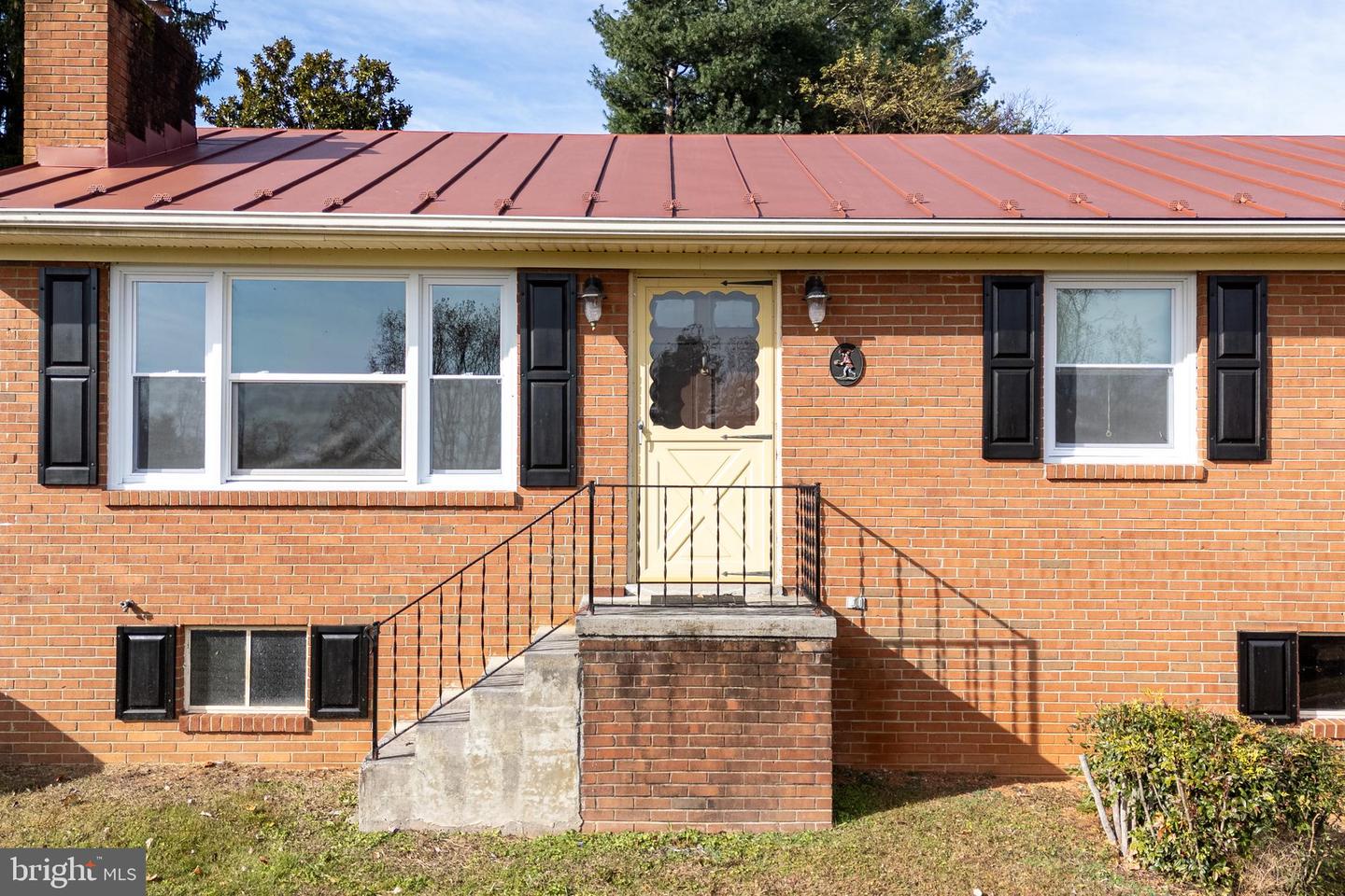 27 ATKINS RD, SPERRYVILLE, Virginia 22740, 3 Bedrooms Bedrooms, ,1 BathroomBathrooms,Residential,For sale,27 ATKINS RD,VARP2002380 MLS # VARP2002380