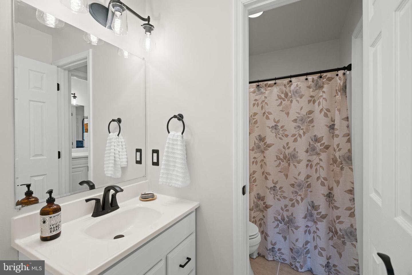 10448 WHEATLEY SCHOOL RD, MARSHALL, Virginia 20115, 5 Bedrooms Bedrooms, ,4 BathroomsBathrooms,Residential,For sale,10448 WHEATLEY SCHOOL RD,VAFQ2019658 MLS # VAFQ2019658