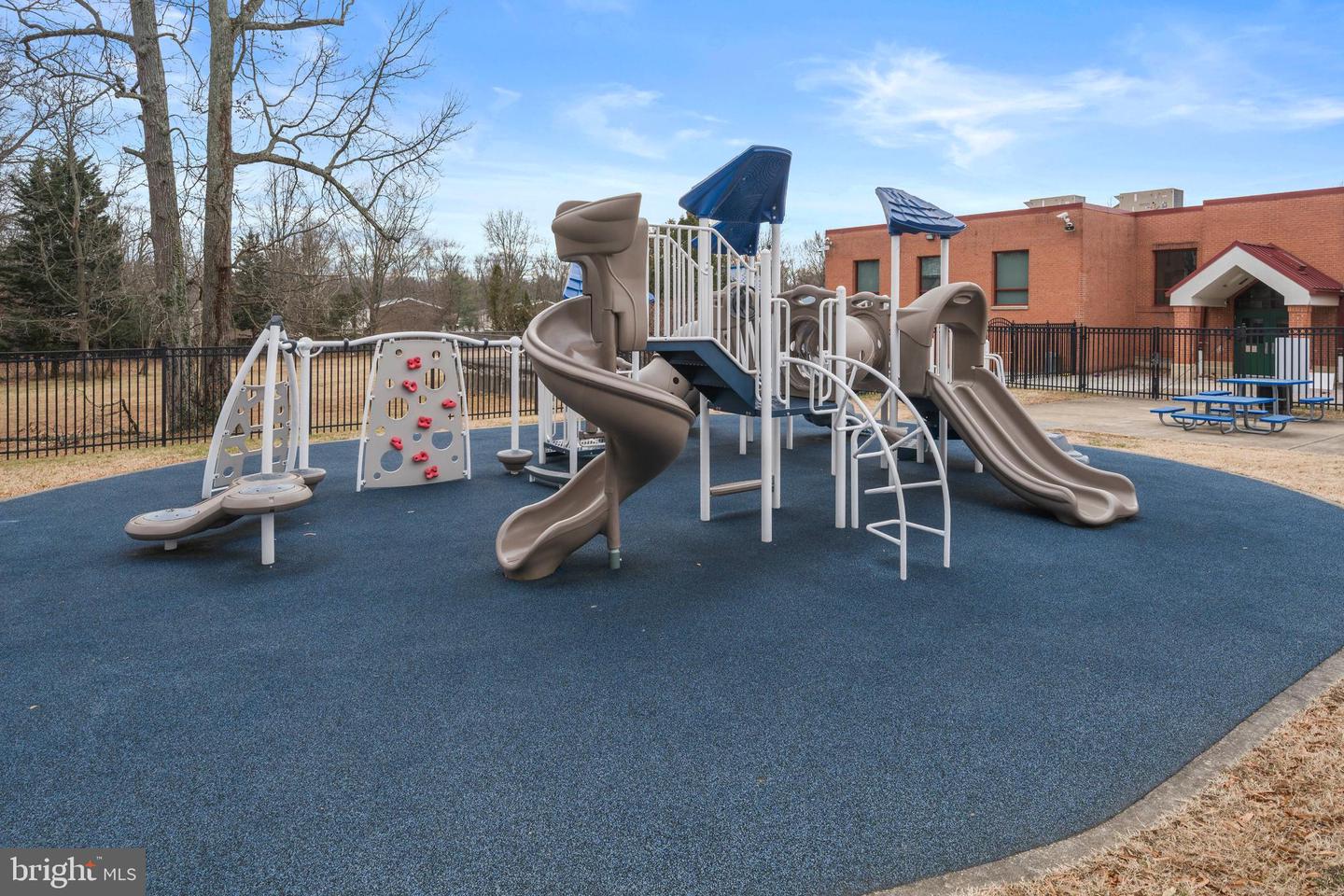 8208 MOUNT VERNON HWY, ALEXANDRIA, Virginia 22309, 2 Bedrooms Bedrooms, ,1 BathroomBathrooms,Residential,For sale,8208 MOUNT VERNON HWY,VAFX2279740 MLS # VAFX2279740