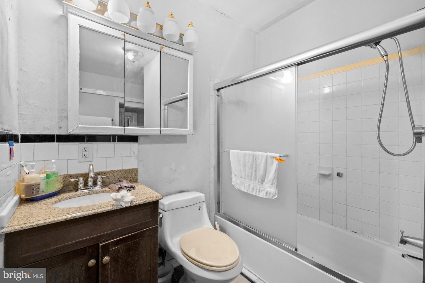 8208 MOUNT VERNON HWY, ALEXANDRIA, Virginia 22309, 2 Bedrooms Bedrooms, ,1 BathroomBathrooms,Residential,For sale,8208 MOUNT VERNON HWY,VAFX2279740 MLS # VAFX2279740