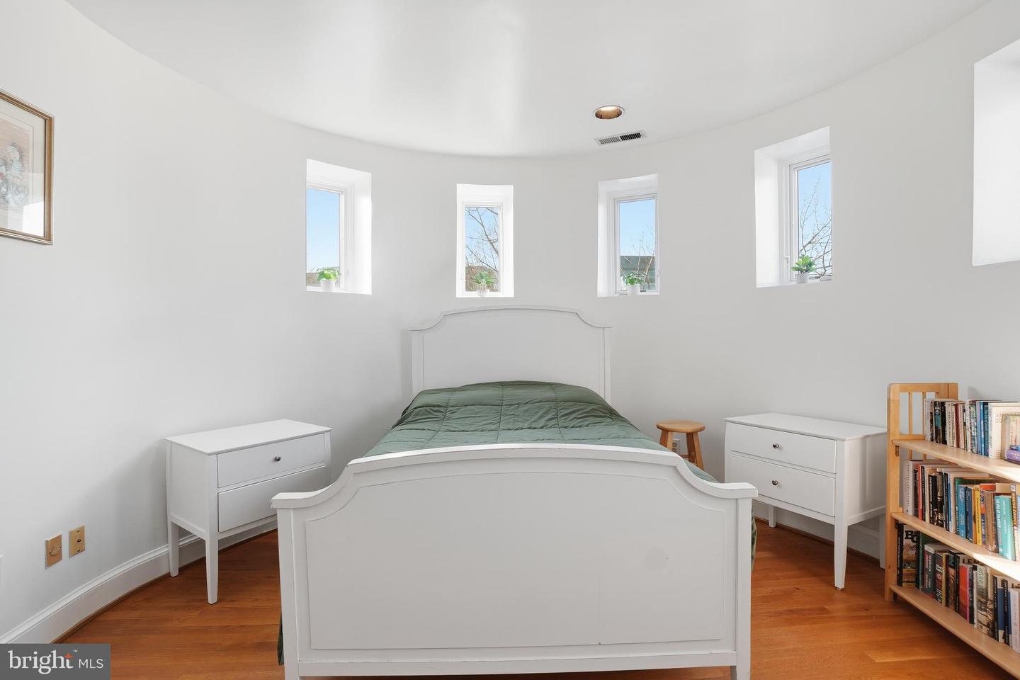 301 G ST NE #32, WASHINGTON, District Of Columbia 20002, 2 Bedrooms Bedrooms, ,1 BathroomBathrooms,Residential,For sale,301 G ST NE #32,DCDC2233306 MLS # DCDC2233306