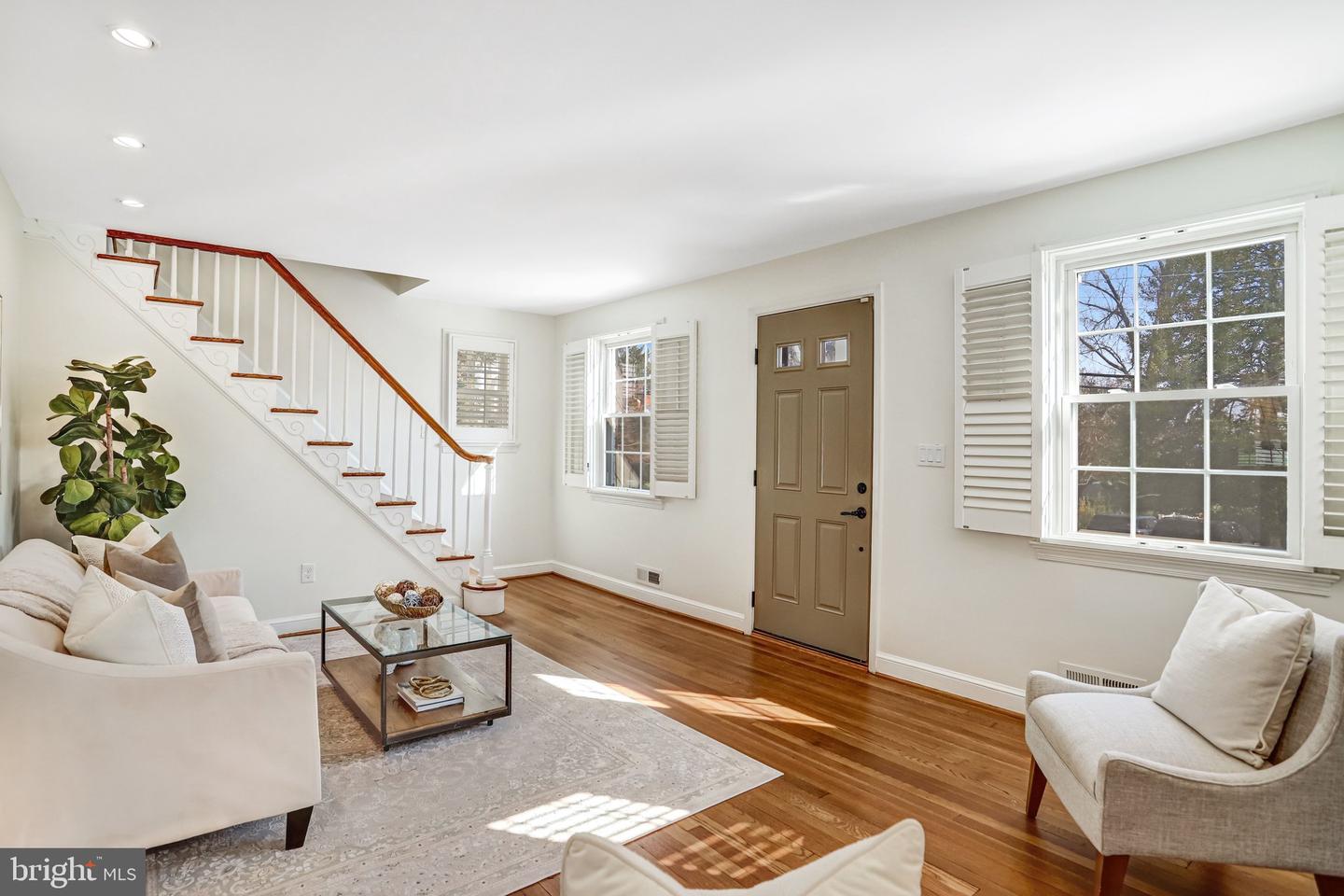 2708 SYCAMORE ST, ALEXANDRIA, Virginia 22305, 2 Bedrooms Bedrooms, ,2 BathroomsBathrooms,Residential,For sale,2708 SYCAMORE ST,VAAX2052128 MLS # VAAX2052128