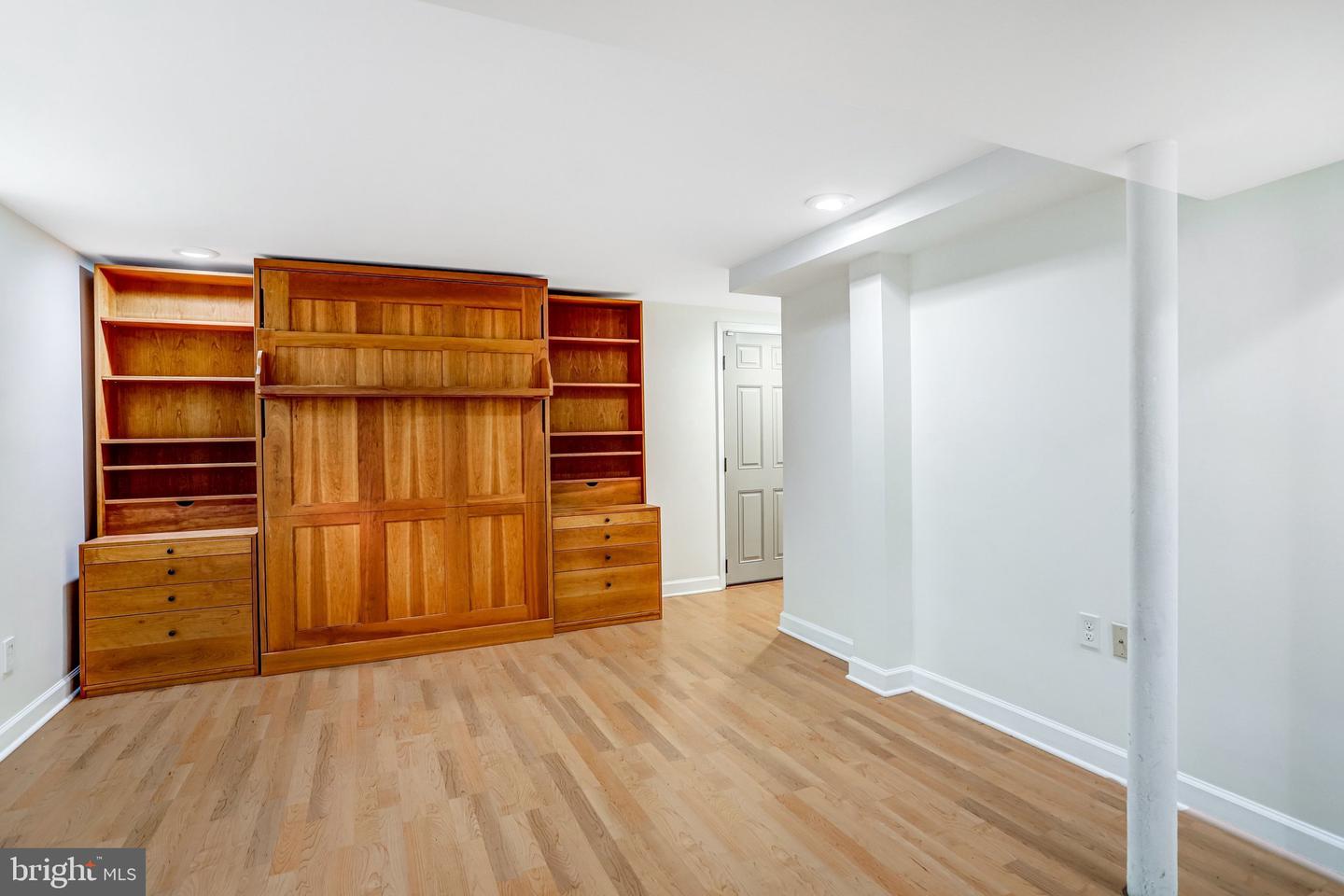 2708 SYCAMORE ST, ALEXANDRIA, Virginia 22305, 2 Bedrooms Bedrooms, ,2 BathroomsBathrooms,Residential,For sale,2708 SYCAMORE ST,VAAX2052128 MLS # VAAX2052128