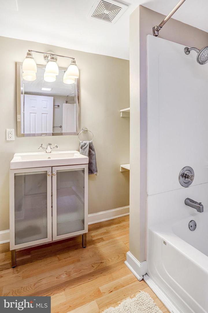 2708 SYCAMORE ST, ALEXANDRIA, Virginia 22305, 2 Bedrooms Bedrooms, ,2 BathroomsBathrooms,Residential,For sale,2708 SYCAMORE ST,VAAX2052128 MLS # VAAX2052128