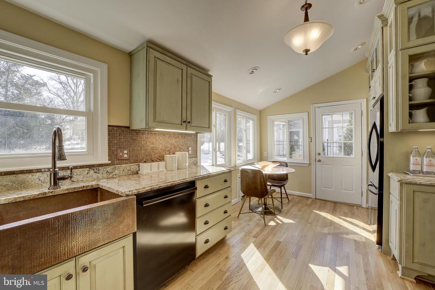 808 ENDERBY DR, ALEXANDRIA, Virginia 22302, 4 Bedrooms Bedrooms, 4 Rooms Rooms,2 BathroomsBathrooms,Residential,For sale,808 ENDERBY DR,VAAX2052174 MLS # VAAX2052174