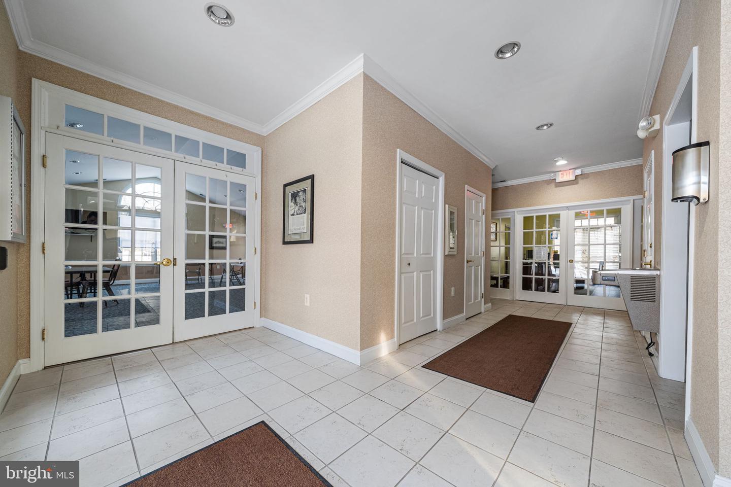 201 N TRENTON ST #201-1, ARLINGTON, Virginia 22203, 1 Bedroom Bedrooms, ,1 BathroomBathrooms,Residential,For sale,201 N TRENTON ST #201-1,VAAR2066632 MLS # VAAR2066632