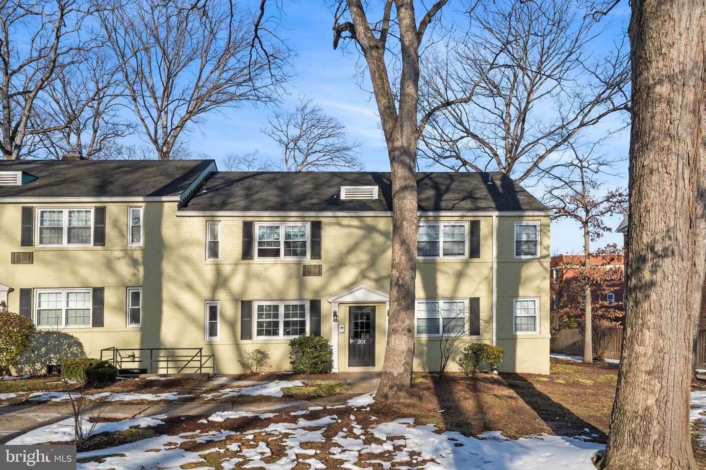 201 N TRENTON ST #201-1, ARLINGTON, Virginia 22203, 1 Bedroom Bedrooms, ,1 BathroomBathrooms,Residential,For sale,201 N TRENTON ST #201-1,VAAR2066632 MLS # VAAR2066632