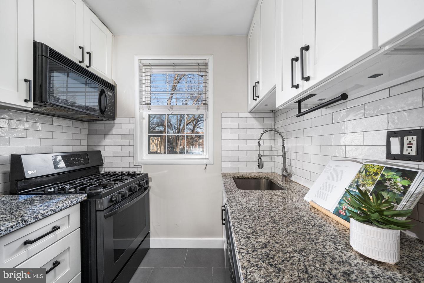 201 N TRENTON ST #201-1, ARLINGTON, Virginia 22203, 1 Bedroom Bedrooms, ,1 BathroomBathrooms,Residential,For sale,201 N TRENTON ST #201-1,VAAR2066632 MLS # VAAR2066632