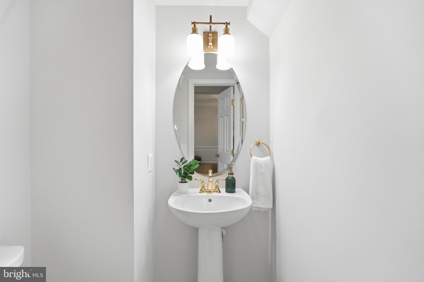 4645 LAMBERT DR, ALEXANDRIA, Virginia 22311, 3 Bedrooms Bedrooms, ,3 BathroomsBathrooms,Residential,For sale,4645 LAMBERT DR,VAAX2052318 MLS # VAAX2052318