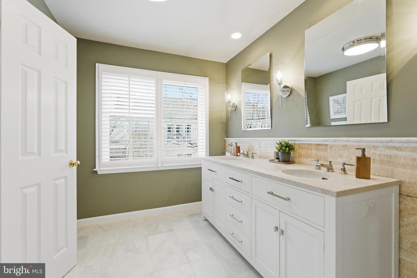 4645 LAMBERT DR, ALEXANDRIA, Virginia 22311, 3 Bedrooms Bedrooms, ,3 BathroomsBathrooms,Residential,For sale,4645 LAMBERT DR,VAAX2052318 MLS # VAAX2052318