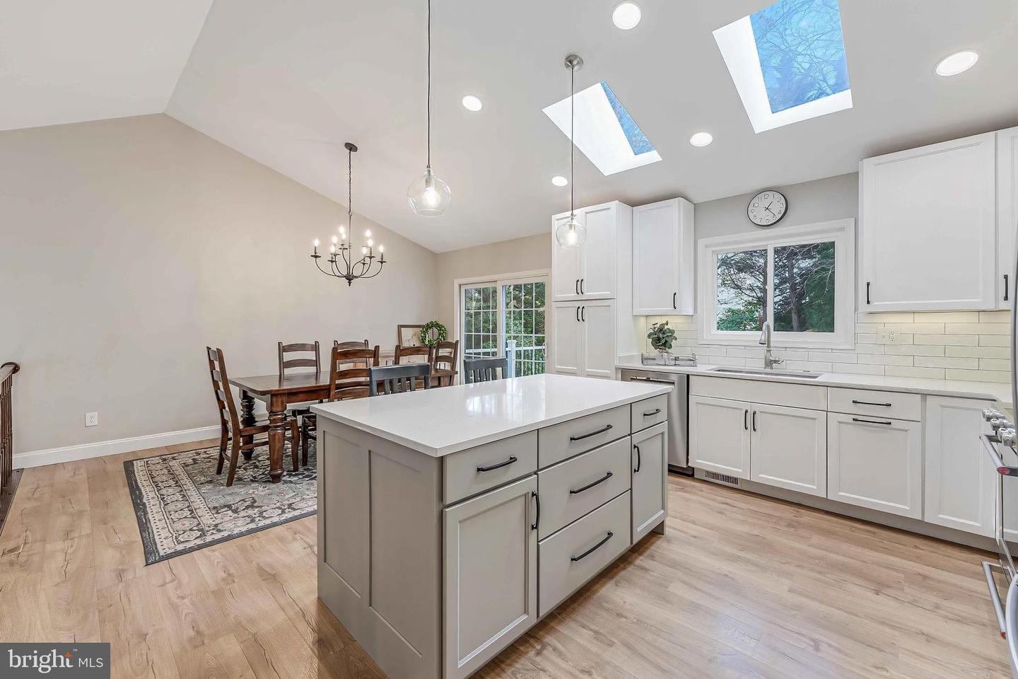 3919 BOKEL DR, CHANTILLY, Virginia 20151, 4 Bedrooms Bedrooms, ,2 BathroomsBathrooms,Residential,For sale,3919 BOKEL DR,VAFX2282294 MLS # VAFX2282294