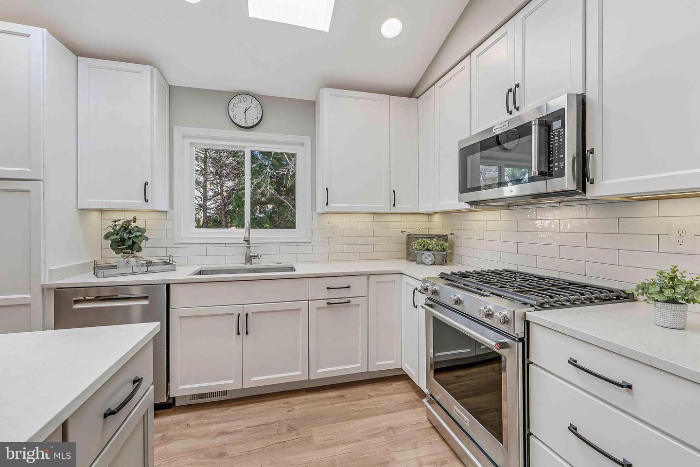 3919 BOKEL DR, CHANTILLY, Virginia 20151, 4 Bedrooms Bedrooms, ,2 BathroomsBathrooms,Residential,For sale,3919 BOKEL DR,VAFX2282294 MLS # VAFX2282294