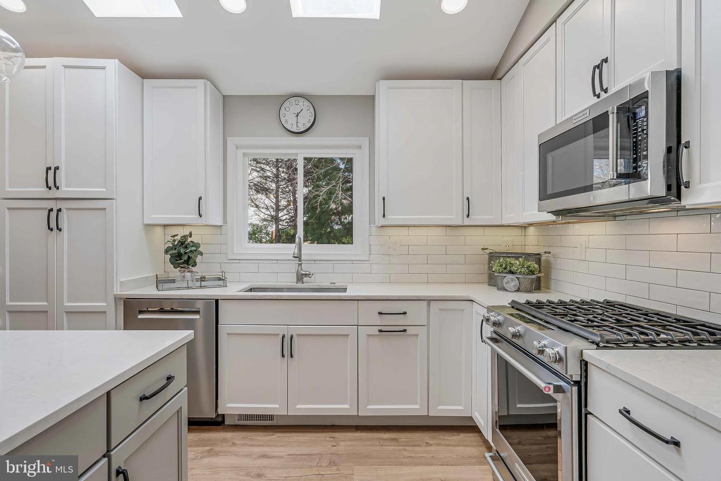 3919 BOKEL DR, CHANTILLY, Virginia 20151, 4 Bedrooms Bedrooms, ,2 BathroomsBathrooms,Residential,For sale,3919 BOKEL DR,VAFX2282294 MLS # VAFX2282294