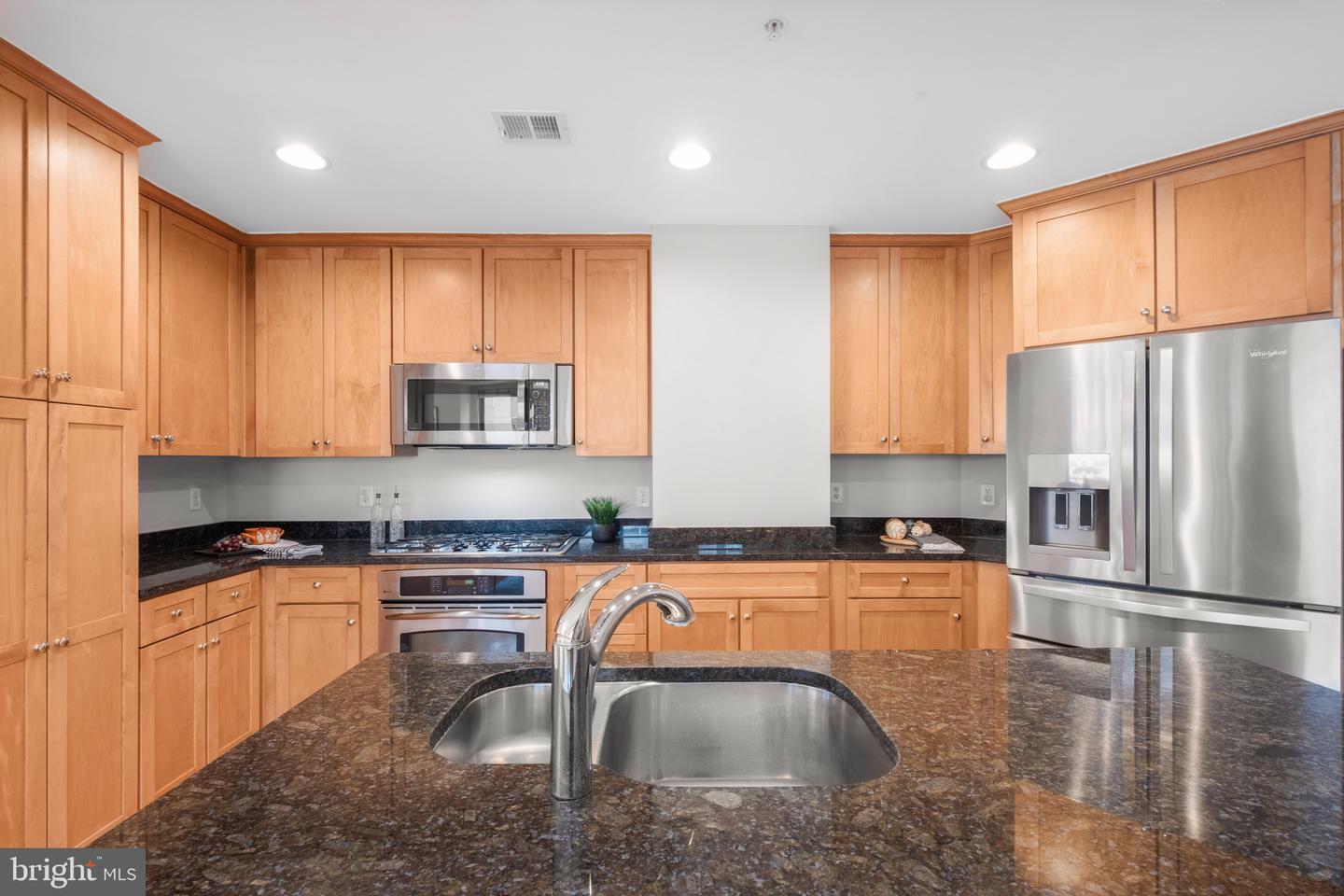 3625 10TH ST N #703, ARLINGTON, Virginia 22201, 3 Bedrooms Bedrooms, ,2 BathroomsBathrooms,Residential,For sale,3625 10TH ST N #703,VAAR2066886 MLS # VAAR2066886