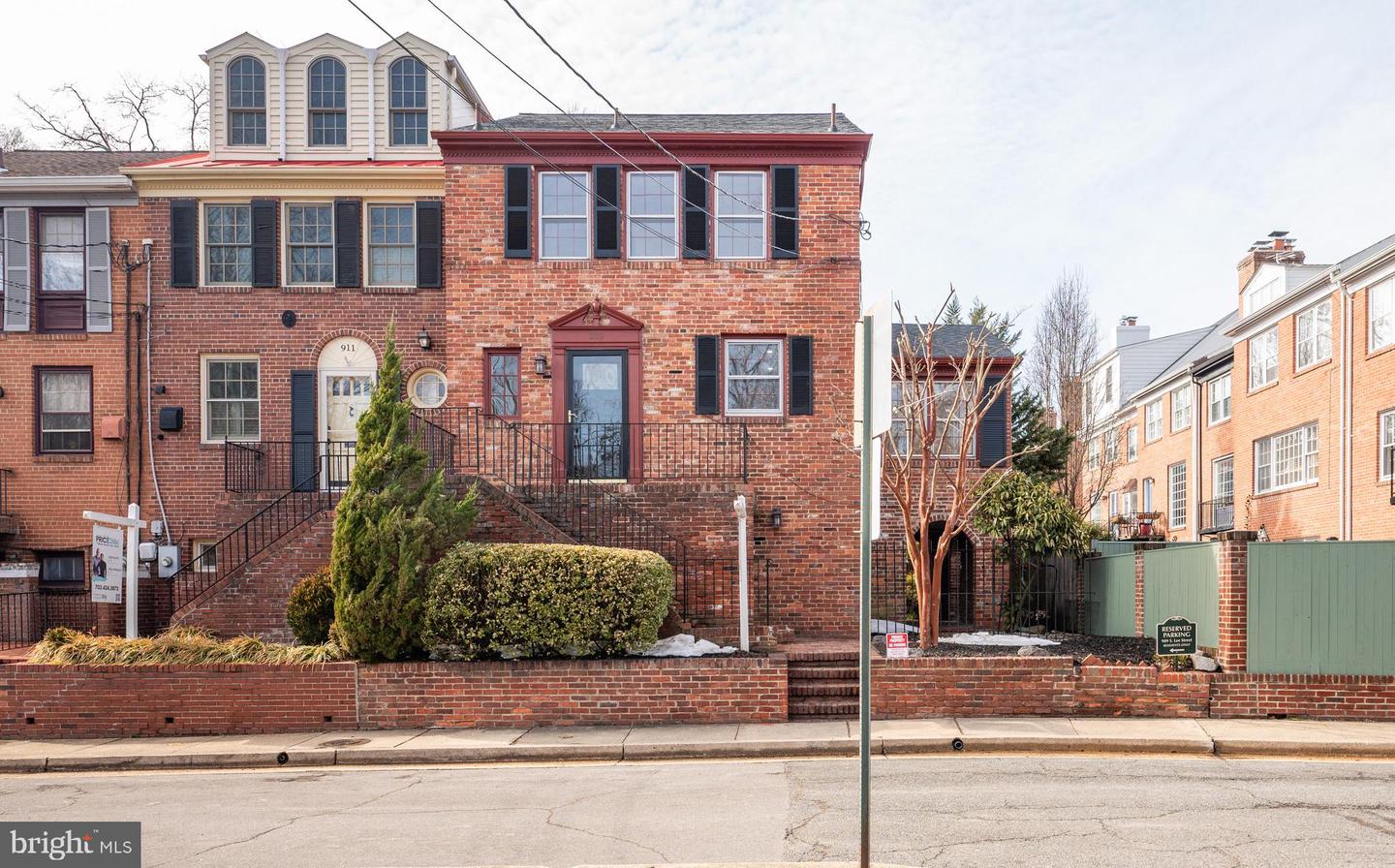 909 S LEE ST, ALEXANDRIA, Virginia 22314, 3 Bedrooms Bedrooms, ,2 BathroomsBathrooms,Residential,For sale,909 S LEE ST,VAAX2052462 MLS # VAAX2052462