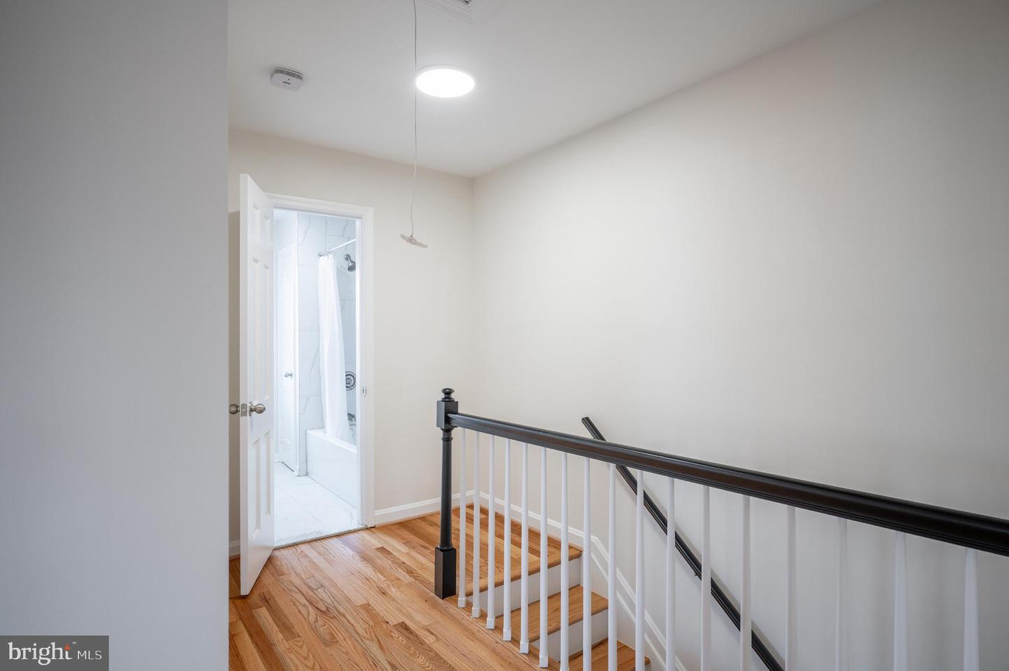 909 S LEE ST, ALEXANDRIA, Virginia 22314, 3 Bedrooms Bedrooms, ,2 BathroomsBathrooms,Residential,For sale,909 S LEE ST,VAAX2052462 MLS # VAAX2052462