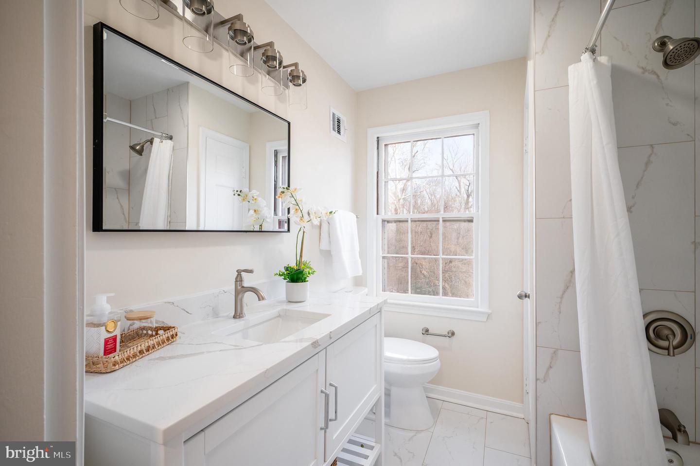 909 S LEE ST, ALEXANDRIA, Virginia 22314, 3 Bedrooms Bedrooms, ,2 BathroomsBathrooms,Residential,For sale,909 S LEE ST,VAAX2052462 MLS # VAAX2052462