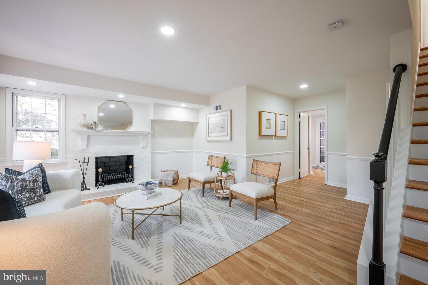 909 S LEE ST, ALEXANDRIA, Virginia 22314, 3 Bedrooms Bedrooms, ,2 BathroomsBathrooms,Residential,For sale,909 S LEE ST,VAAX2052462 MLS # VAAX2052462