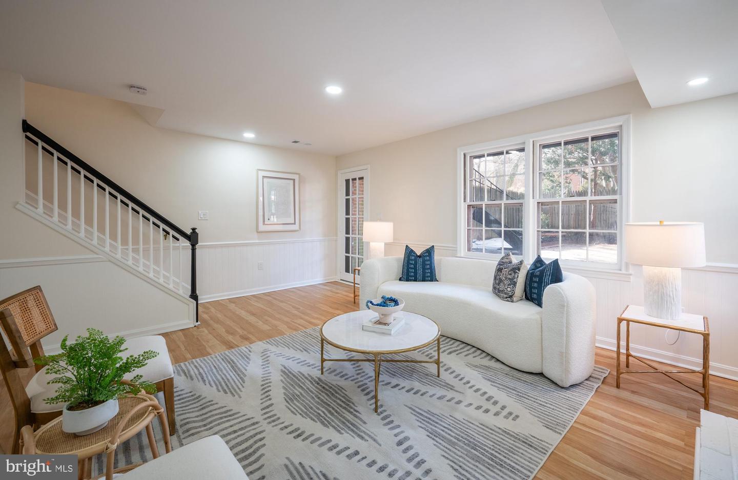 909 S LEE ST, ALEXANDRIA, Virginia 22314, 3 Bedrooms Bedrooms, ,2 BathroomsBathrooms,Residential,For sale,909 S LEE ST,VAAX2052462 MLS # VAAX2052462