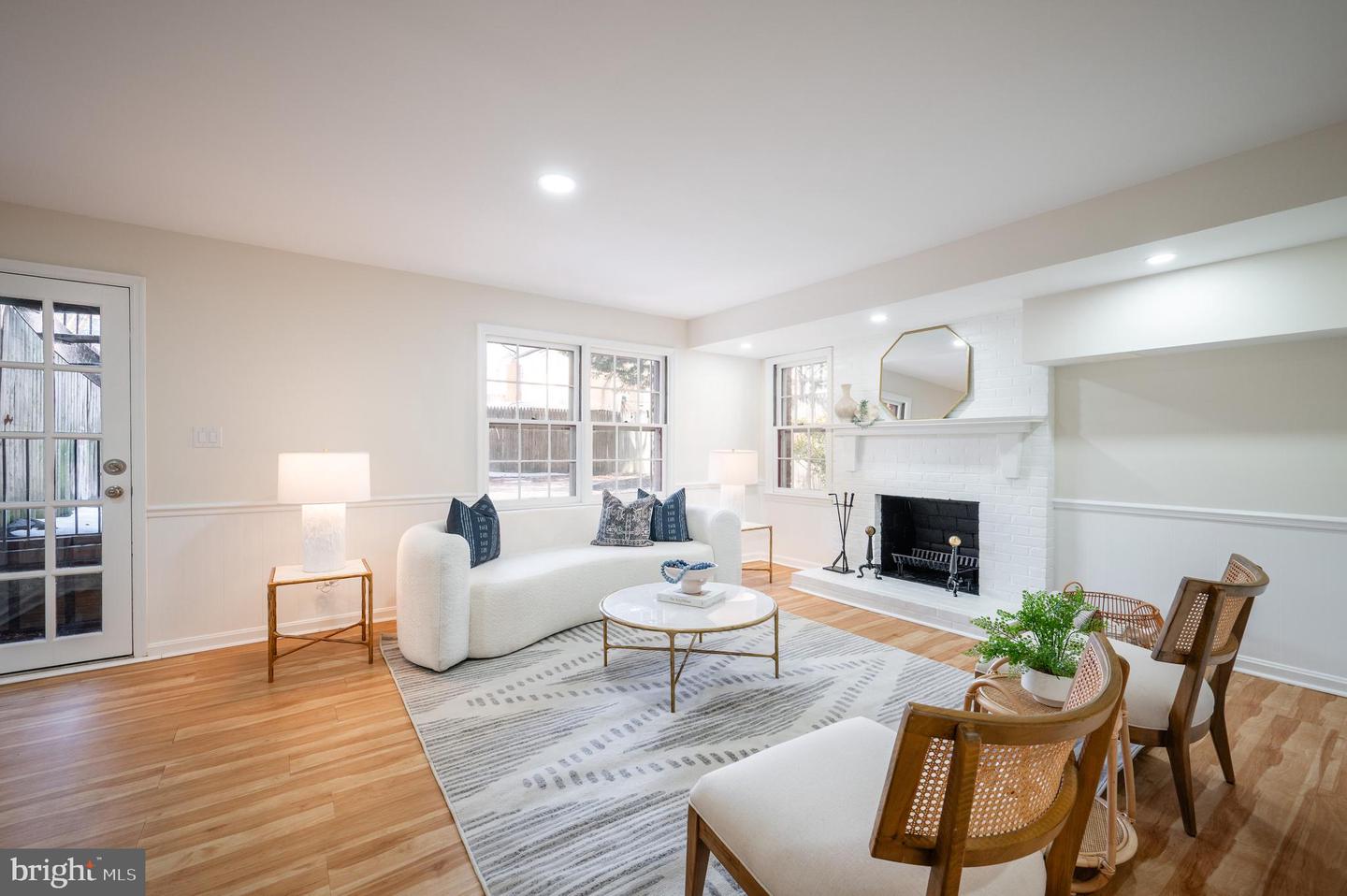 909 S LEE ST, ALEXANDRIA, Virginia 22314, 3 Bedrooms Bedrooms, ,2 BathroomsBathrooms,Residential,For sale,909 S LEE ST,VAAX2052462 MLS # VAAX2052462