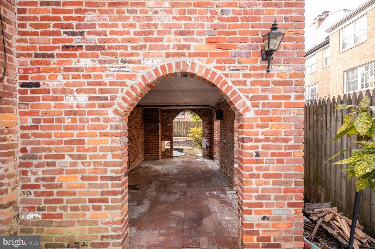 909 S LEE ST, ALEXANDRIA, Virginia 22314, 3 Bedrooms Bedrooms, ,2 BathroomsBathrooms,Residential,For sale,909 S LEE ST,VAAX2052462 MLS # VAAX2052462