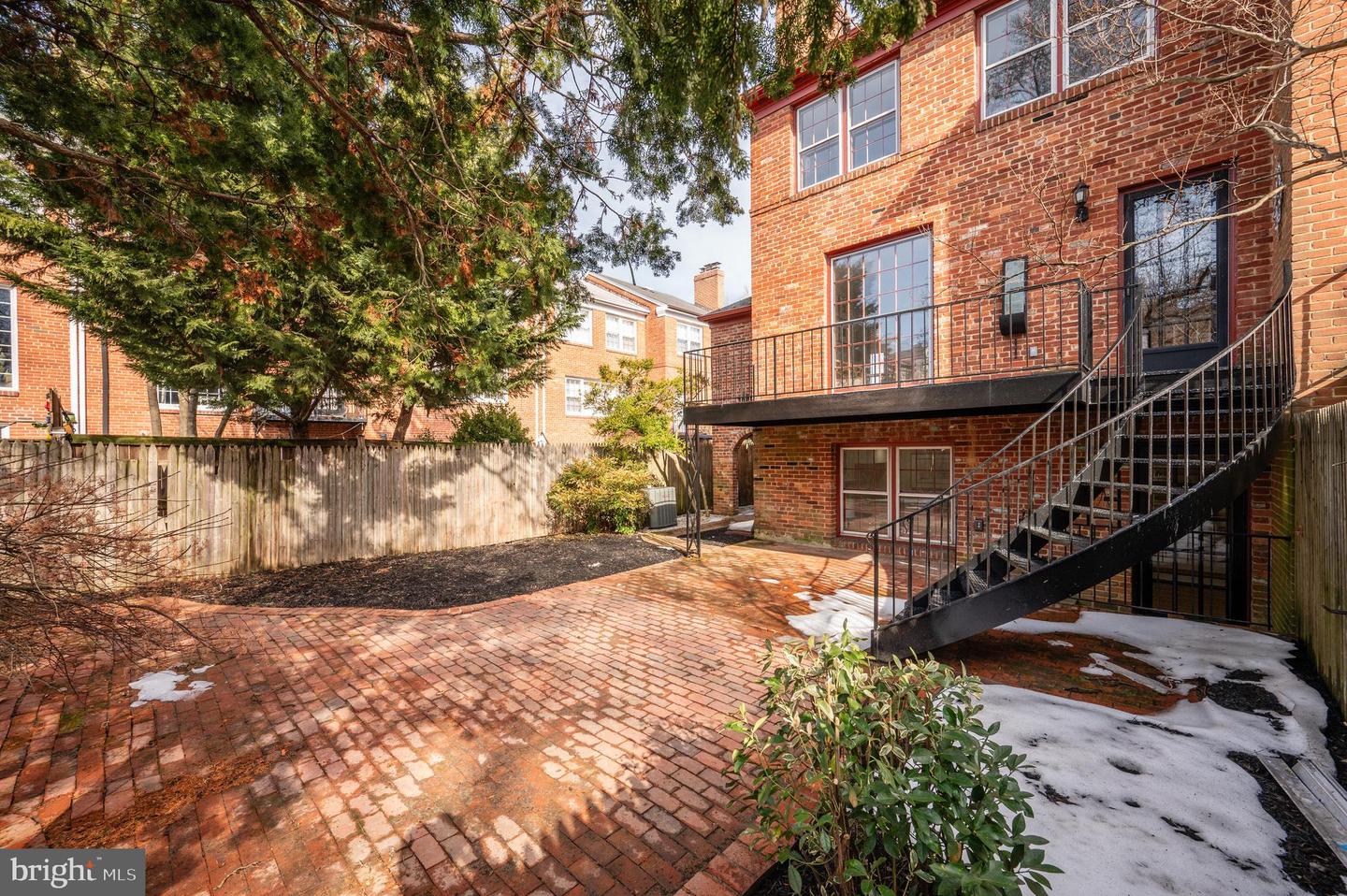 909 S LEE ST, ALEXANDRIA, Virginia 22314, 3 Bedrooms Bedrooms, ,2 BathroomsBathrooms,Residential,For sale,909 S LEE ST,VAAX2052462 MLS # VAAX2052462