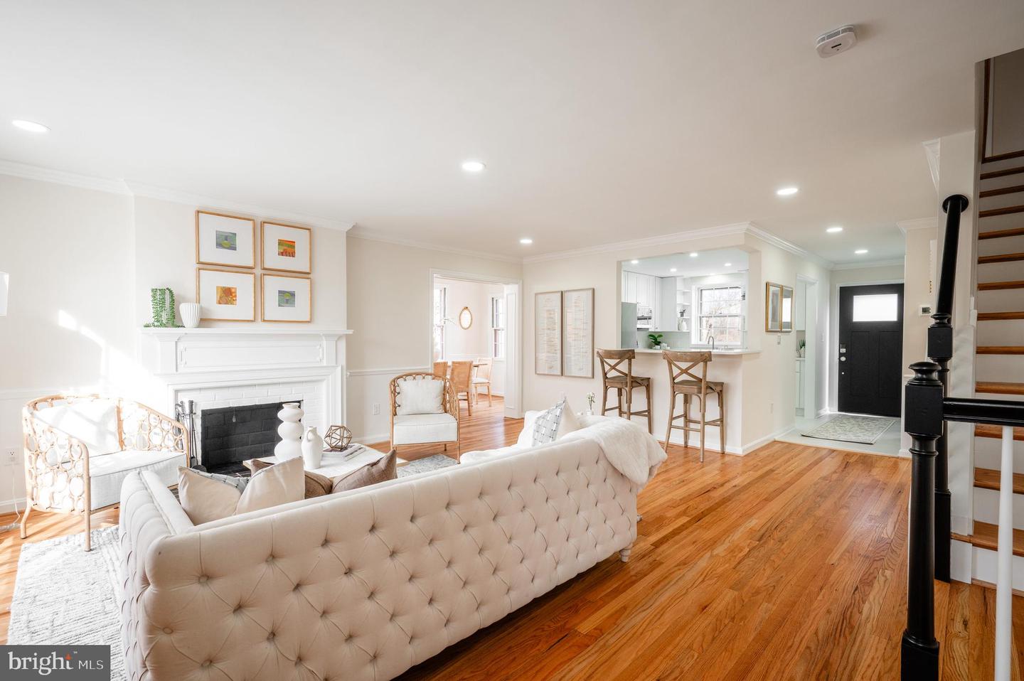 909 S LEE ST, ALEXANDRIA, Virginia 22314, 3 Bedrooms Bedrooms, ,2 BathroomsBathrooms,Residential,For sale,909 S LEE ST,VAAX2052462 MLS # VAAX2052462