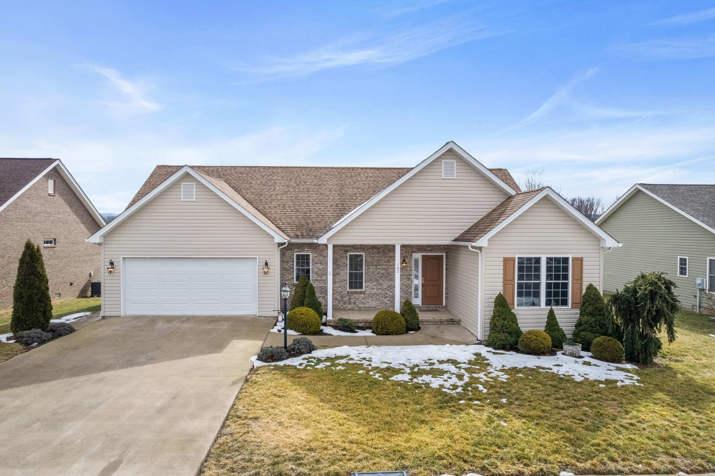 162 LOCUST GROVE LN, STUARTS DRAFT, Virginia 24477, 3 Bedrooms Bedrooms, ,2 BathroomsBathrooms,Residential,162 LOCUST GROVE LN,673341 MLS # 673341