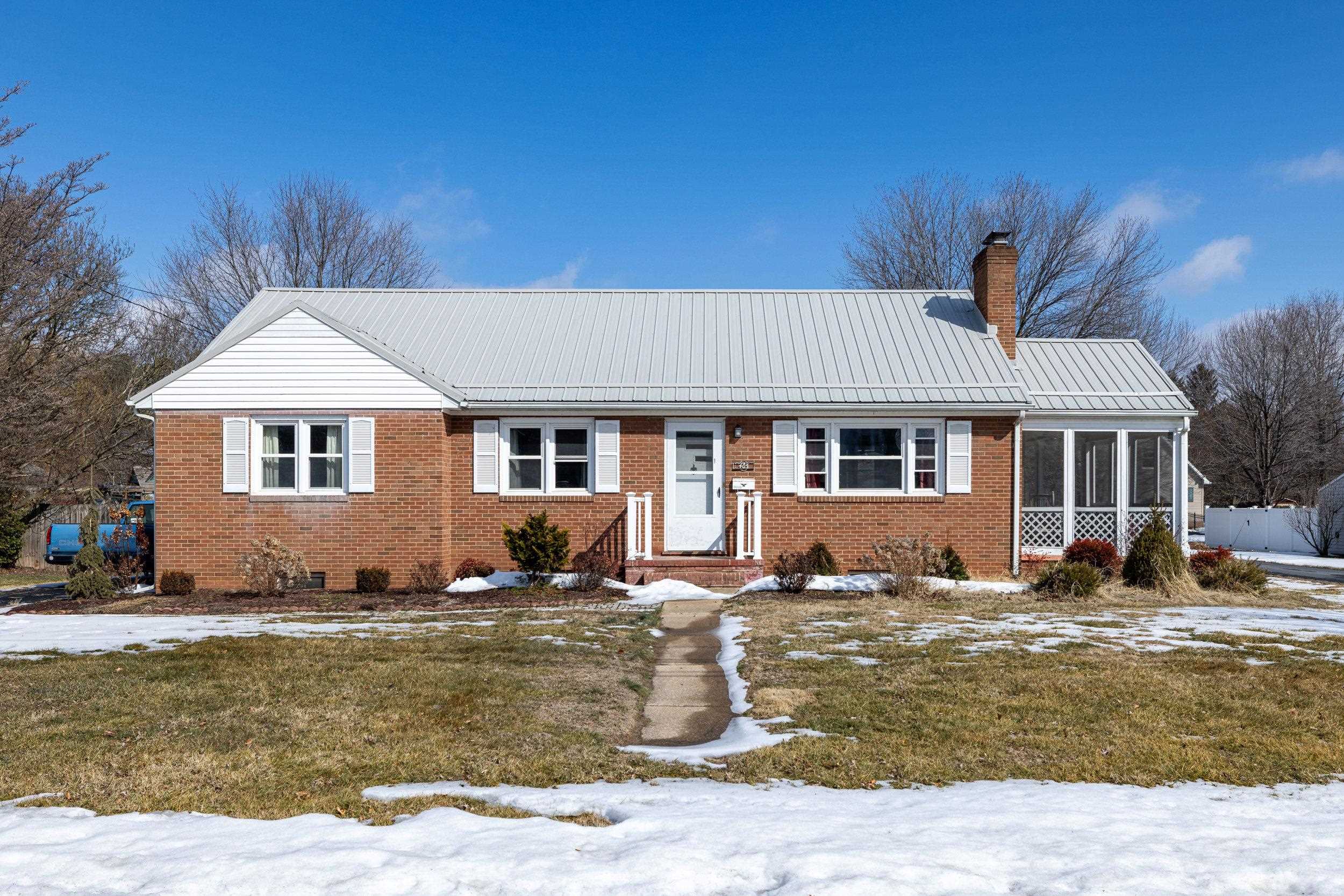 405 NORTH RIVER RD, BRIDGEWATER, Virginia 22812, 3 Bedrooms Bedrooms, ,2 BathroomsBathrooms,Residential,405 NORTH RIVER RD,673345 MLS # 673345 405 NORTH RIVER RD, BRIDGEWATER, Virginia 22812, 3 Bedrooms Bedrooms, ,2 BathroomsBathrooms,Residential,405 NORTH RIVER RD,673345 MLS # 673345