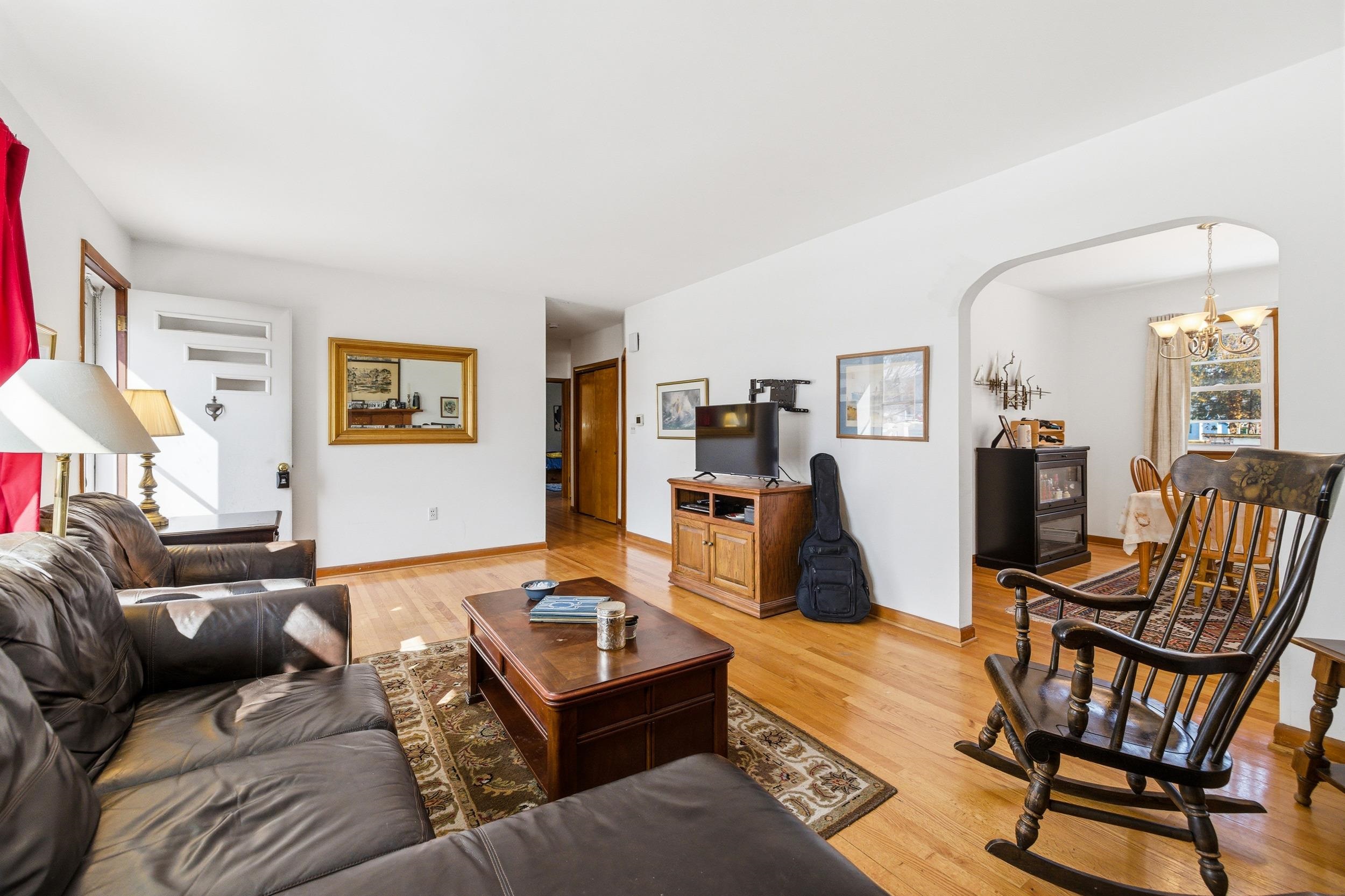 405 NORTH RIVER RD, BRIDGEWATER, Virginia 22812, 3 Bedrooms Bedrooms, ,2 BathroomsBathrooms,Residential,405 NORTH RIVER RD,673345 MLS # 673345 405 NORTH RIVER RD, BRIDGEWATER, Virginia 22812, 3 Bedrooms Bedrooms, ,2 BathroomsBathrooms,Residential,405 NORTH RIVER RD,673345 MLS # 673345