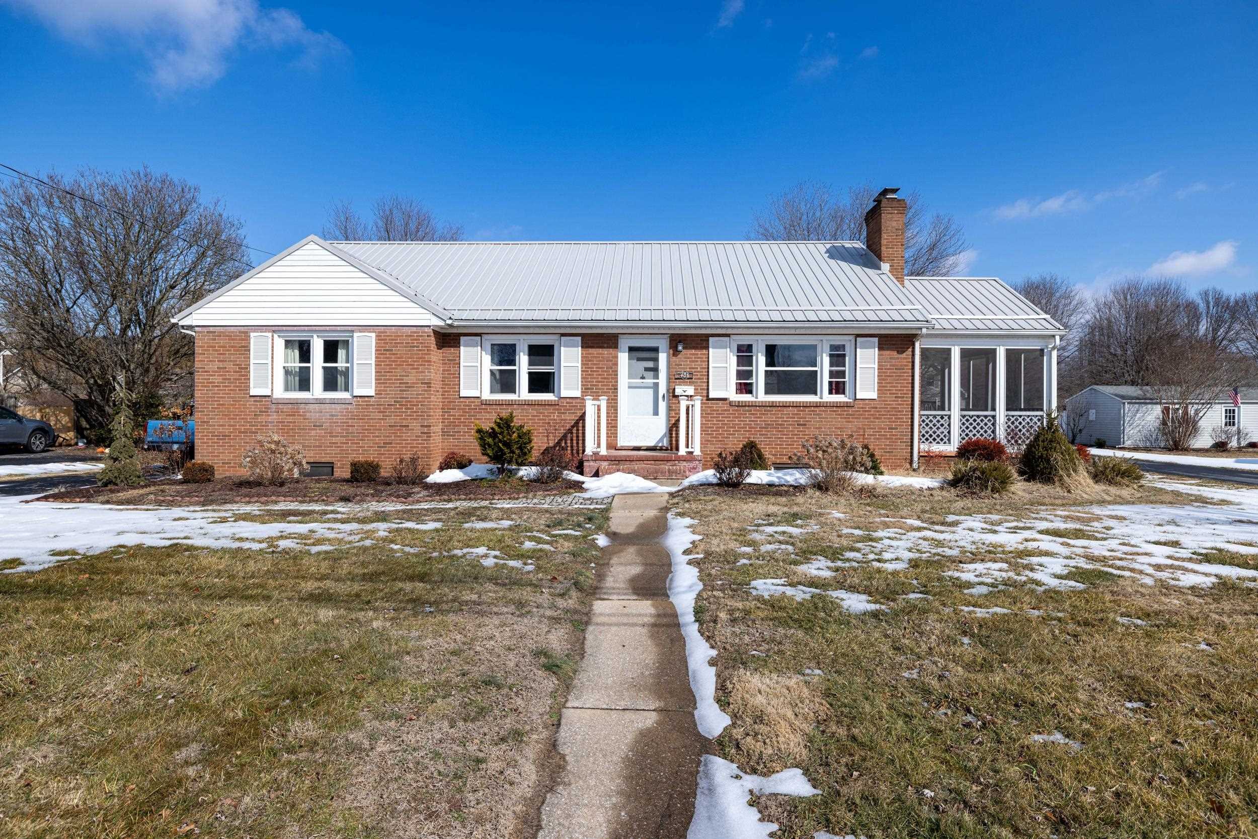 405 NORTH RIVER RD, BRIDGEWATER, Virginia 22812, 3 Bedrooms Bedrooms, ,2 BathroomsBathrooms,Residential,405 NORTH RIVER RD,673345 MLS # 673345 405 NORTH RIVER RD, BRIDGEWATER, Virginia 22812, 3 Bedrooms Bedrooms, ,2 BathroomsBathrooms,Residential,405 NORTH RIVER RD,673345 MLS # 673345