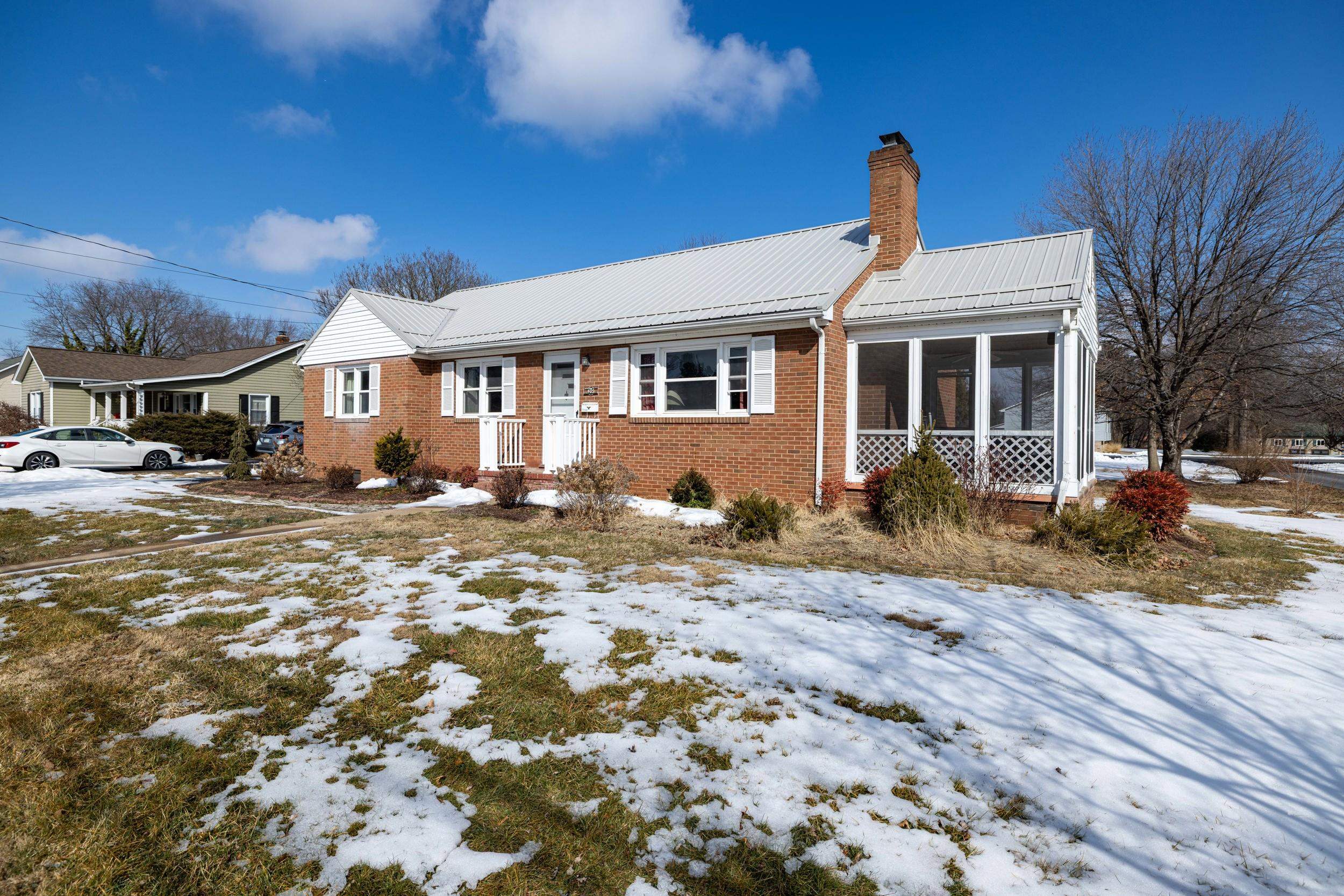 405 NORTH RIVER RD, BRIDGEWATER, Virginia 22812, 3 Bedrooms Bedrooms, ,2 BathroomsBathrooms,Residential,405 NORTH RIVER RD,673345 MLS # 673345 405 NORTH RIVER RD, BRIDGEWATER, Virginia 22812, 3 Bedrooms Bedrooms, ,2 BathroomsBathrooms,Residential,405 NORTH RIVER RD,673345 MLS # 673345