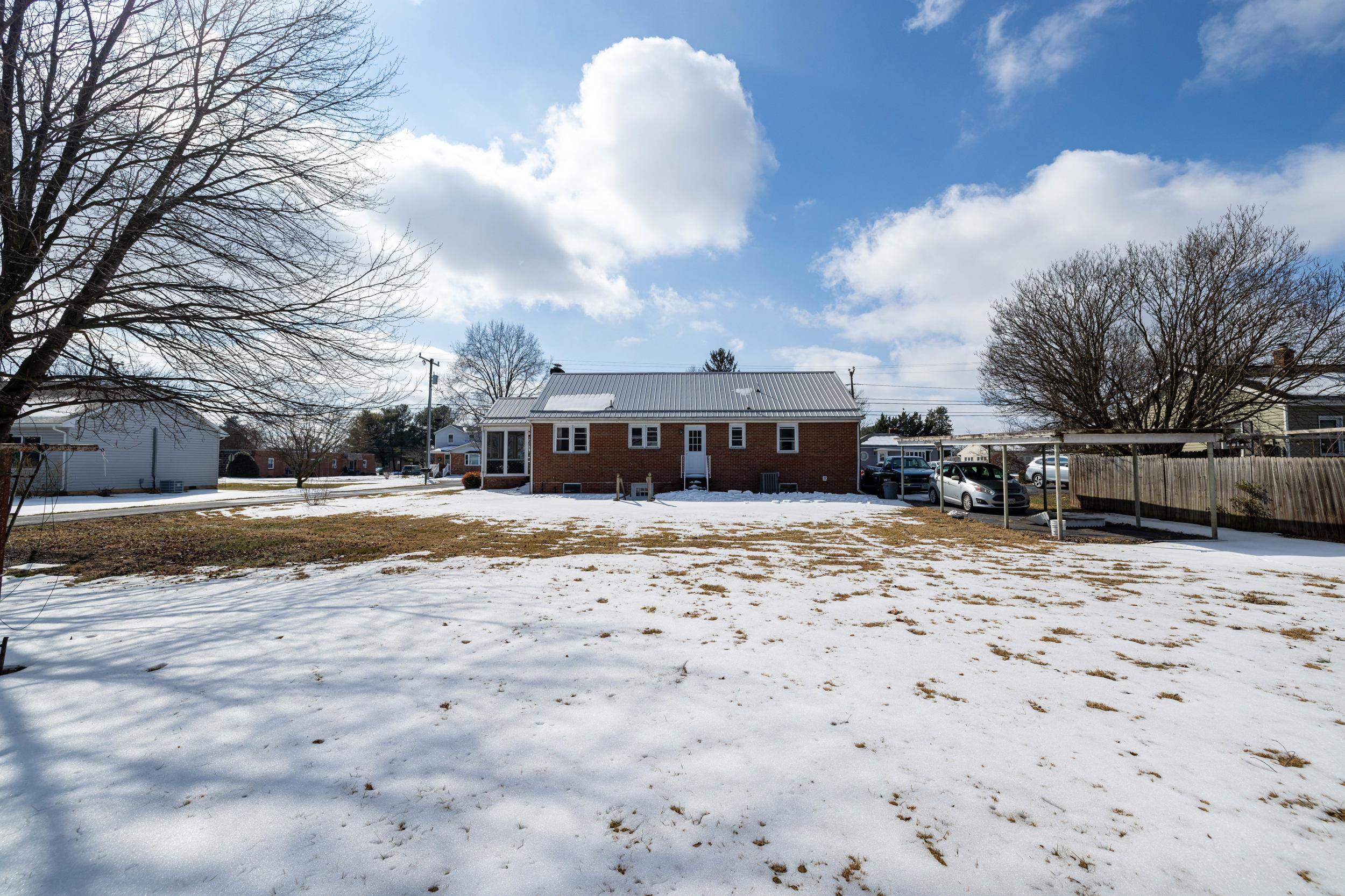 405 NORTH RIVER RD, BRIDGEWATER, Virginia 22812, 3 Bedrooms Bedrooms, ,2 BathroomsBathrooms,Residential,405 NORTH RIVER RD,673345 MLS # 673345 405 NORTH RIVER RD, BRIDGEWATER, Virginia 22812, 3 Bedrooms Bedrooms, ,2 BathroomsBathrooms,Residential,405 NORTH RIVER RD,673345 MLS # 673345