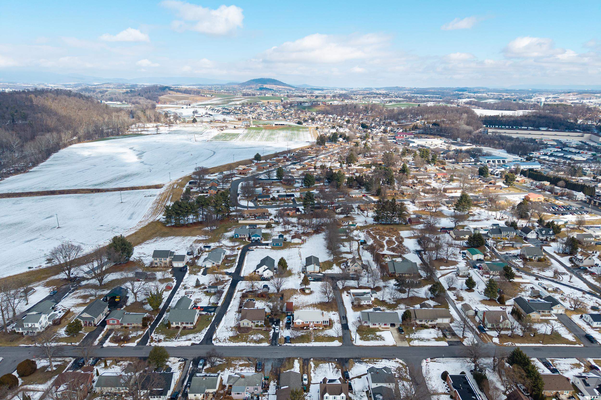 405 NORTH RIVER RD, BRIDGEWATER, Virginia 22812, 3 Bedrooms Bedrooms, ,2 BathroomsBathrooms,Residential,405 NORTH RIVER RD,673345 MLS # 673345 405 NORTH RIVER RD, BRIDGEWATER, Virginia 22812, 3 Bedrooms Bedrooms, ,2 BathroomsBathrooms,Residential,405 NORTH RIVER RD,673345 MLS # 673345