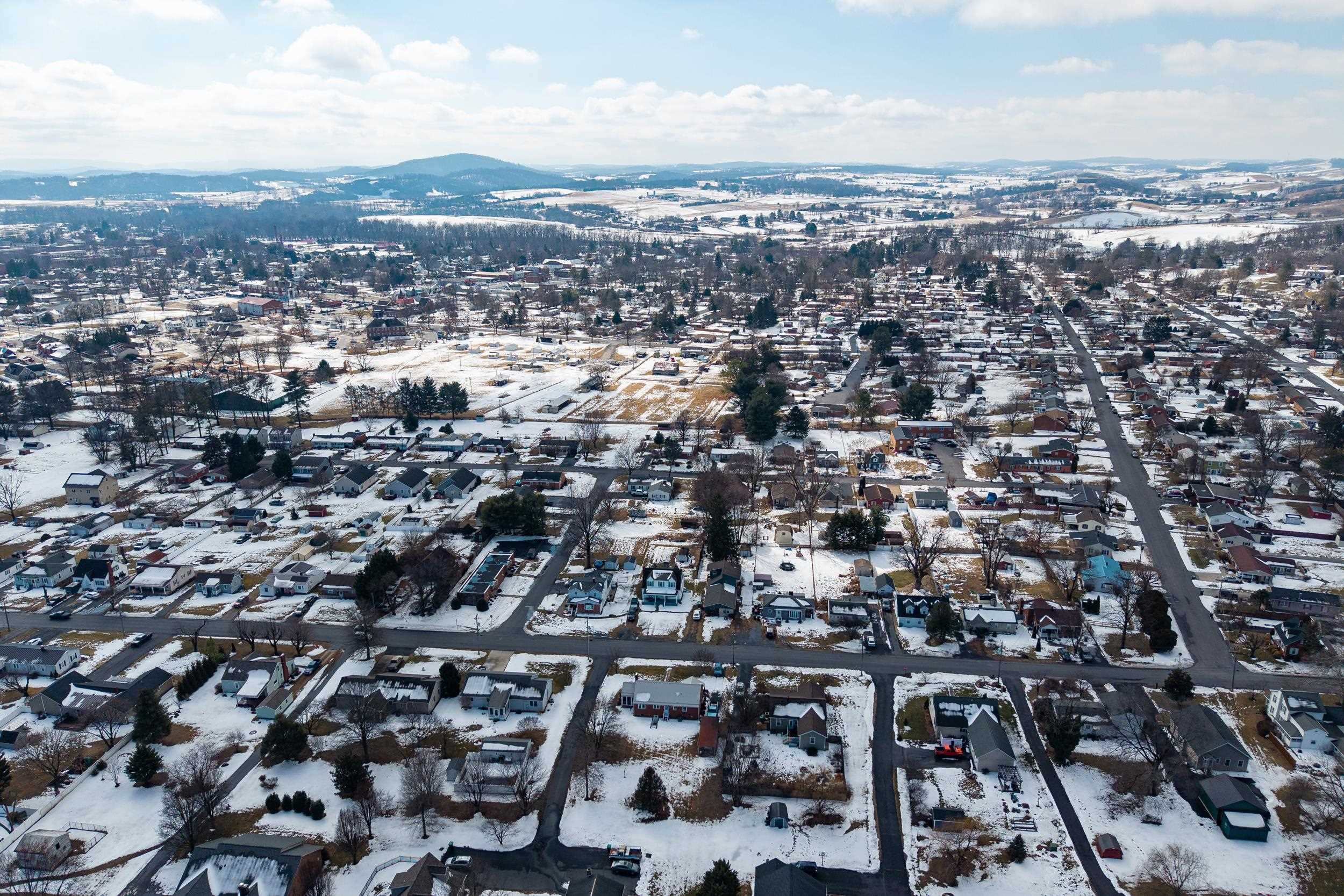 405 NORTH RIVER RD, BRIDGEWATER, Virginia 22812, 3 Bedrooms Bedrooms, ,2 BathroomsBathrooms,Residential,405 NORTH RIVER RD,673345 MLS # 673345 405 NORTH RIVER RD, BRIDGEWATER, Virginia 22812, 3 Bedrooms Bedrooms, ,2 BathroomsBathrooms,Residential,405 NORTH RIVER RD,673345 MLS # 673345