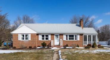 405 NORTH RIVER RD, BRIDGEWATER, Virginia 22812, 3 Bedrooms Bedrooms, ,2 BathroomsBathrooms,Residential,405 NORTH RIVER RD,673345 MLS # 673345