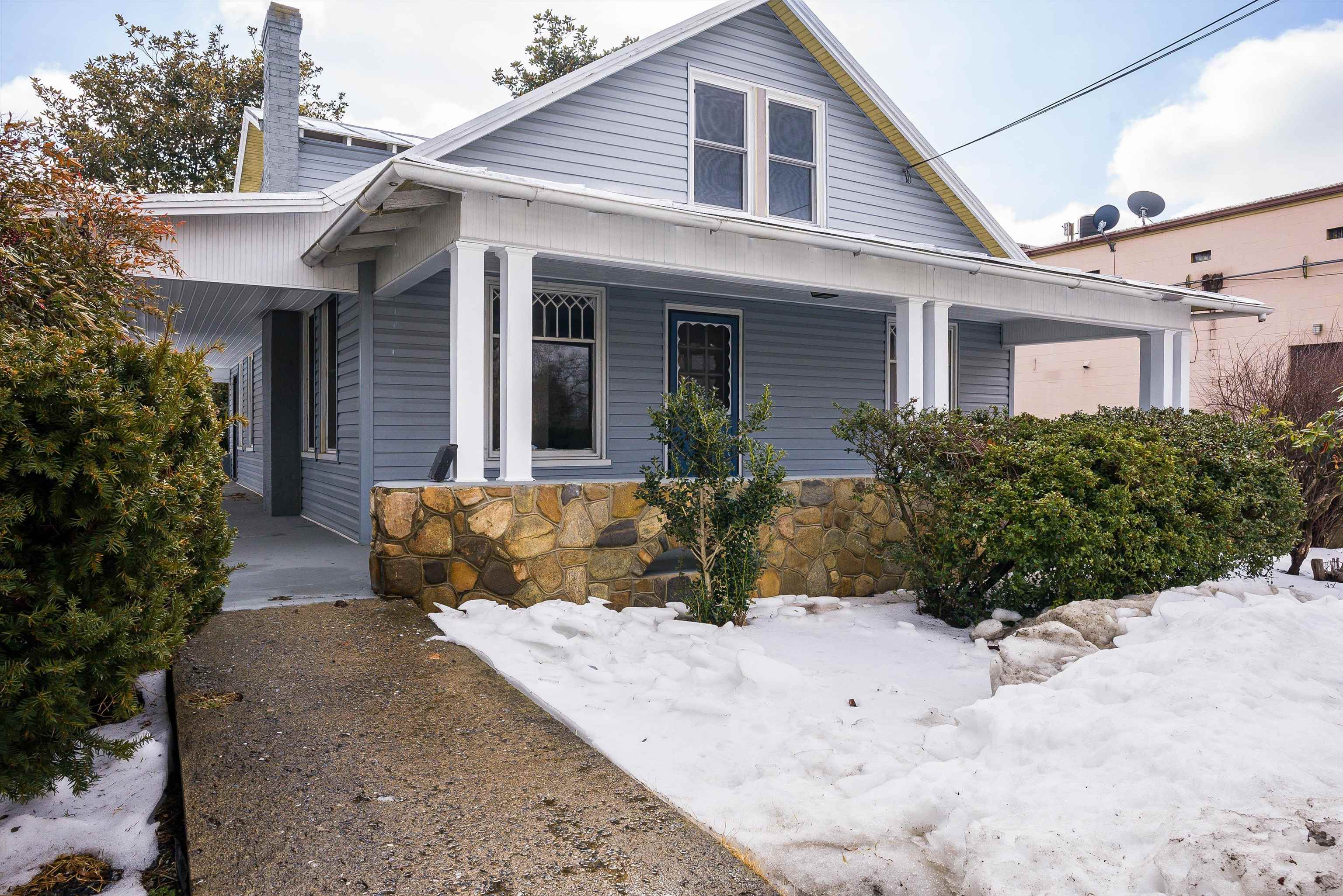 183 BLUE BELL AVE, LURAY, Virginia 22835, 3 Bedrooms Bedrooms, ,1 BathroomBathrooms,Residential,183 BLUE BELL AVE,673355 MLS # 673355