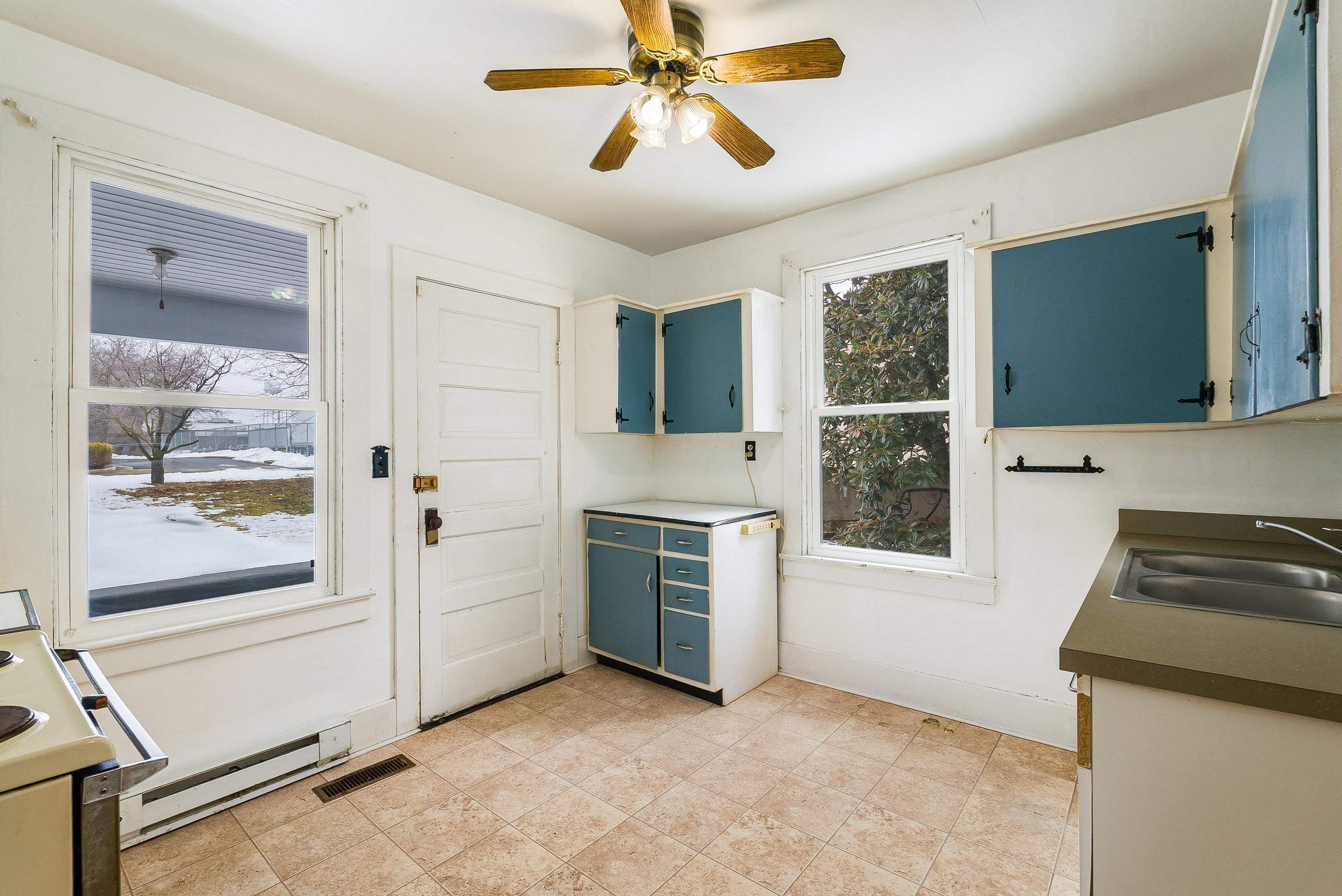 183 BLUE BELL AVE, LURAY, Virginia 22835, 3 Bedrooms Bedrooms, ,1 BathroomBathrooms,Residential,183 BLUE BELL AVE,673355 MLS # 673355