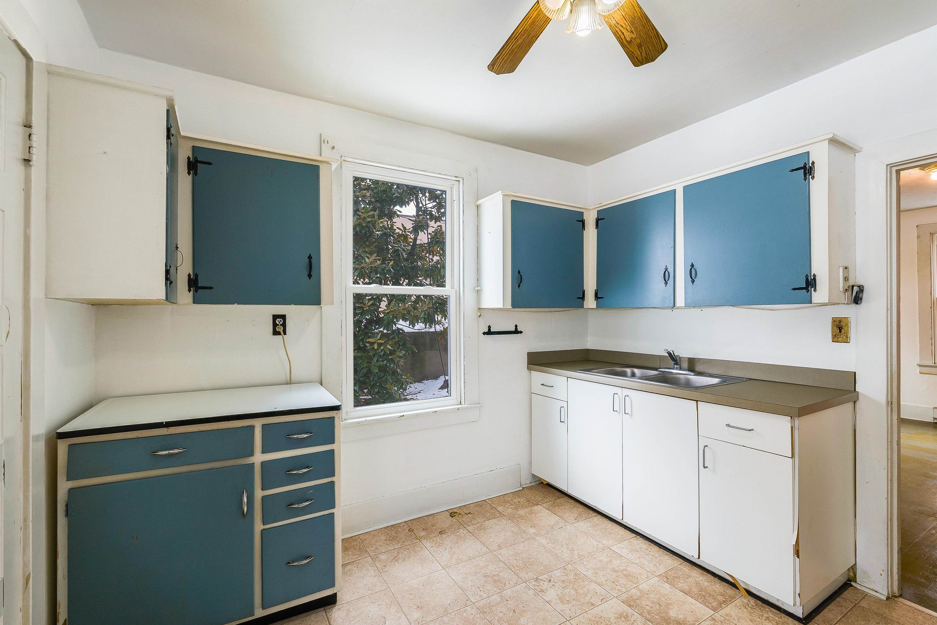 183 BLUE BELL AVE, LURAY, Virginia 22835, 3 Bedrooms Bedrooms, ,1 BathroomBathrooms,Residential,183 BLUE BELL AVE,673355 MLS # 673355