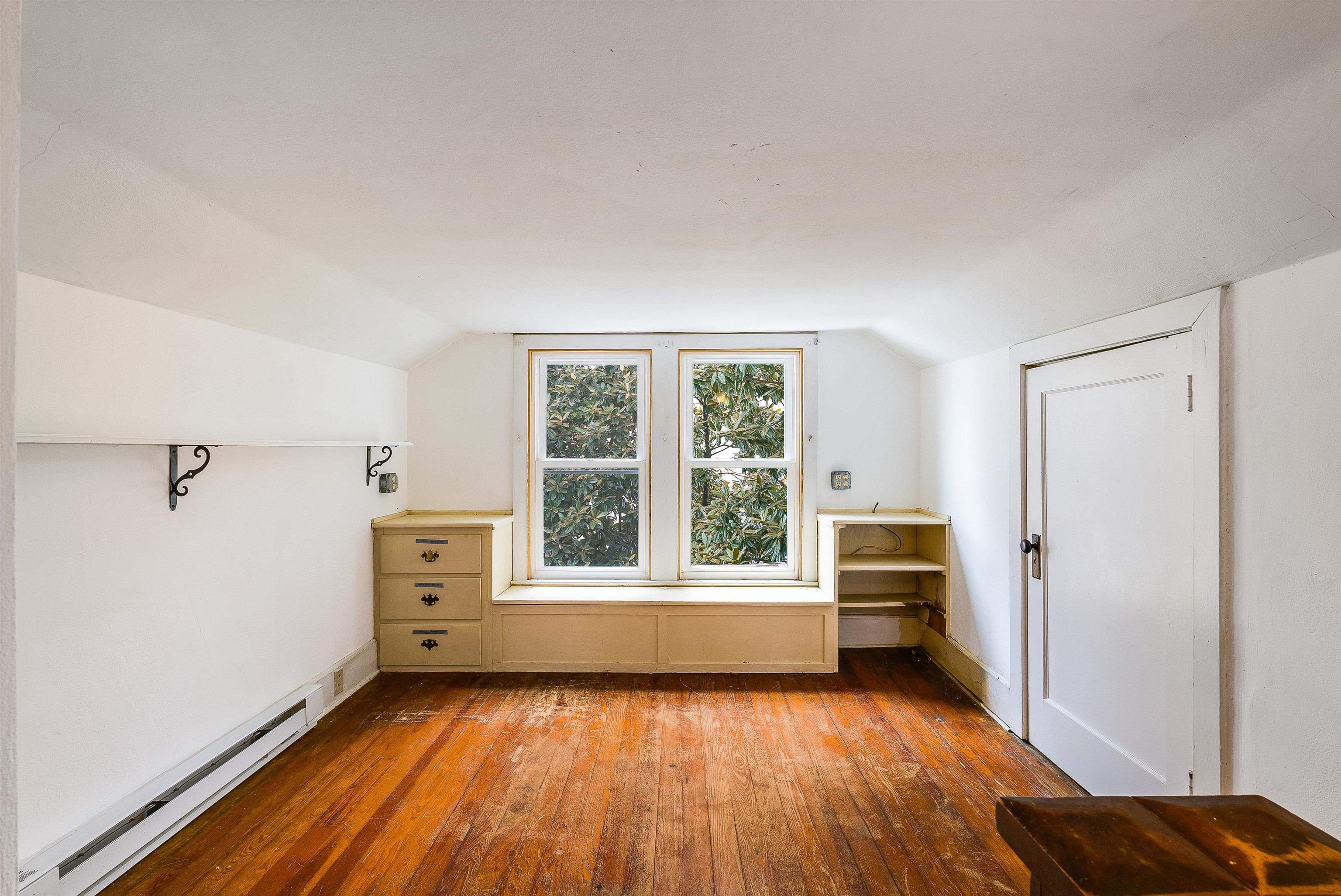 183 BLUE BELL AVE, LURAY, Virginia 22835, 3 Bedrooms Bedrooms, ,1 BathroomBathrooms,Residential,183 BLUE BELL AVE,673355 MLS # 673355